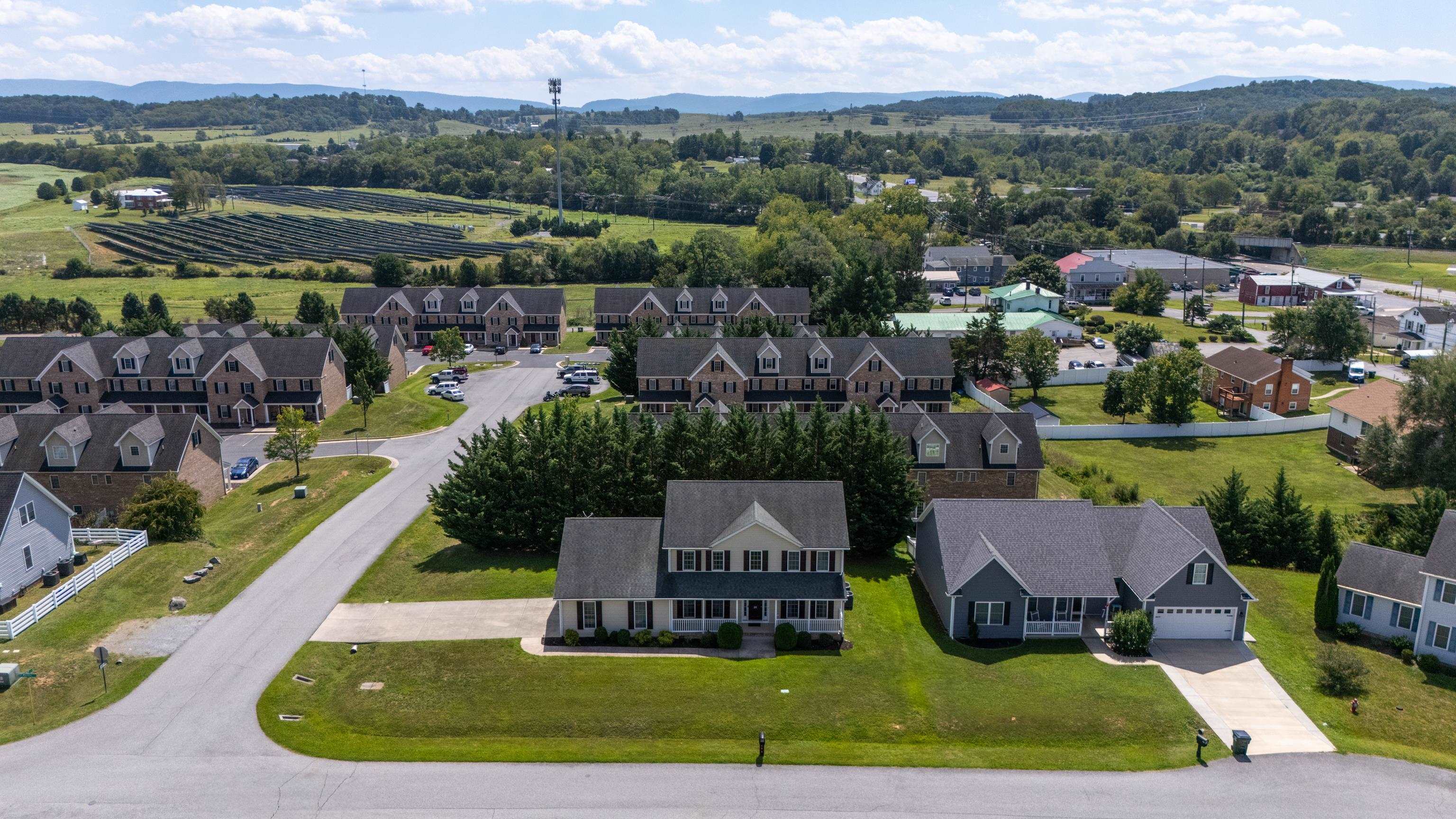 26 DEVONSHIRE CT, FISHERSVILLE, Virginia 22939, 4 Bedrooms Bedrooms, ,3 BathroomsBathrooms,Residential,26 DEVONSHIRE CT,681170 MLS # 681170 26 DEVONSHIRE CT, FISHERSVILLE, Virginia 22939, 4 Bedrooms Bedrooms, ,3 BathroomsBathrooms,Residential,26 DEVONSHIRE CT,681170 MLS # 681170
