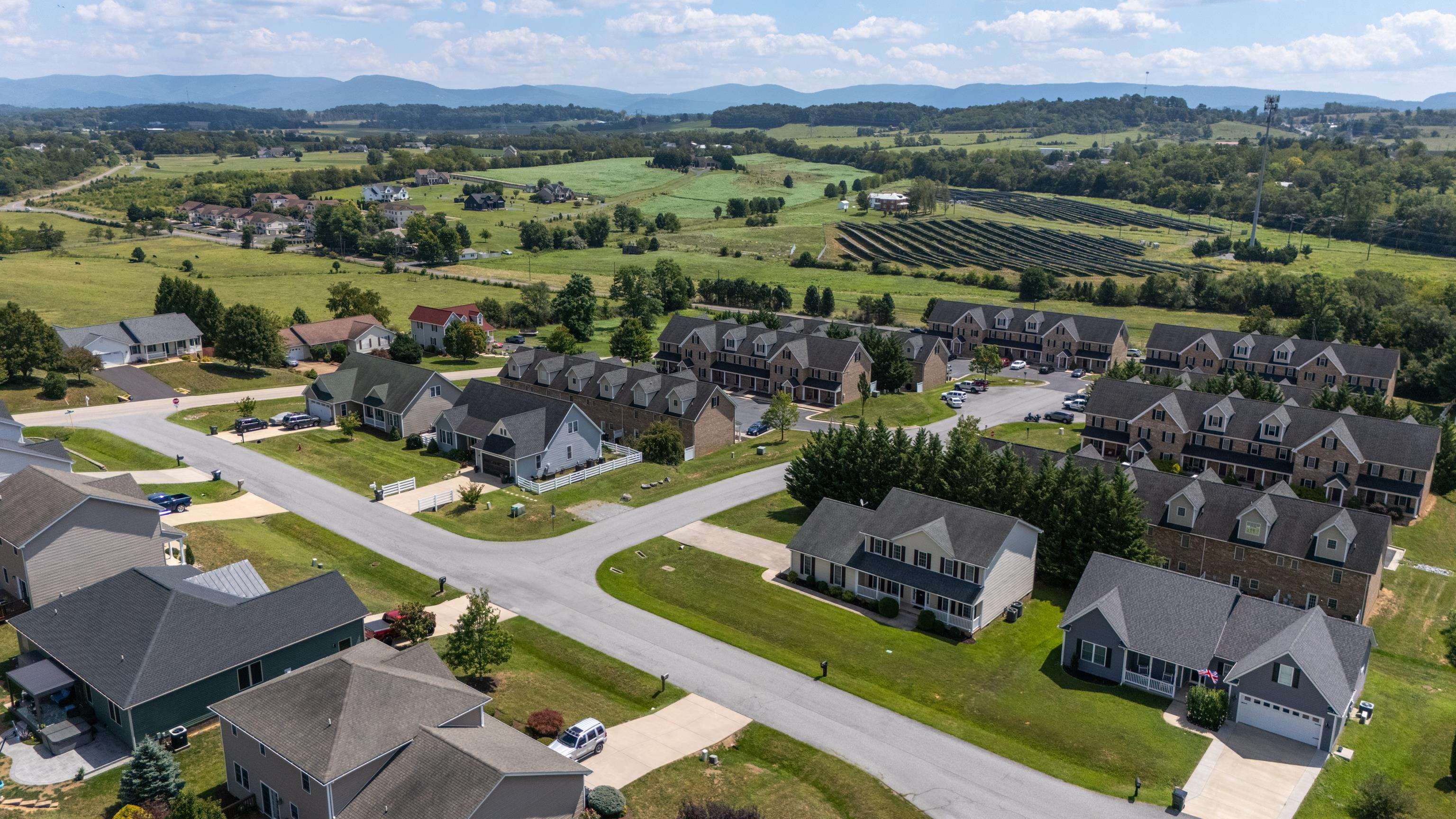 26 DEVONSHIRE CT, FISHERSVILLE, Virginia 22939, 4 Bedrooms Bedrooms, ,3 BathroomsBathrooms,Residential,26 DEVONSHIRE CT,681170 MLS # 681170 26 DEVONSHIRE CT, FISHERSVILLE, Virginia 22939, 4 Bedrooms Bedrooms, ,3 BathroomsBathrooms,Residential,26 DEVONSHIRE CT,681170 MLS # 681170
