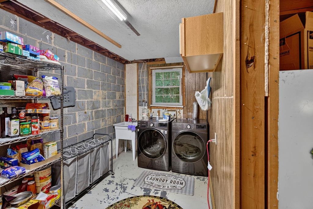 1513 SHENANDOAH AVE, WAYNESBORO, Virginia 22980, 3 Bedrooms Bedrooms, ,1 BathroomBathrooms,Residential,1513 SHENANDOAH AVE,681171 MLS # 681171 1513 SHENANDOAH AVE, WAYNESBORO, Virginia 22980, 3 Bedrooms Bedrooms, ,1 BathroomBathrooms,Residential,1513 SHENANDOAH AVE,681171 MLS # 681171