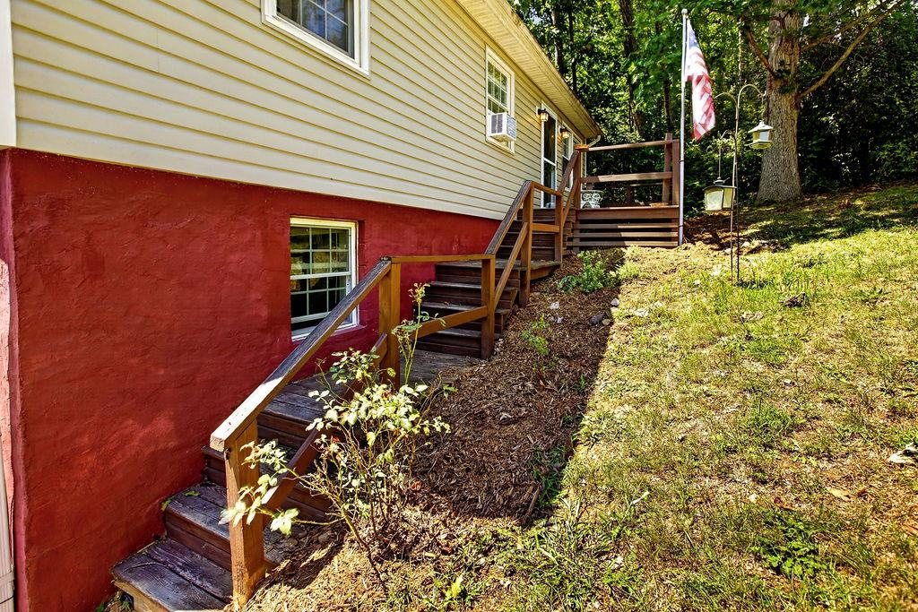 1513 SHENANDOAH AVE, WAYNESBORO, Virginia 22980, 3 Bedrooms Bedrooms, ,1 BathroomBathrooms,Residential,1513 SHENANDOAH AVE,681171 MLS # 681171 1513 SHENANDOAH AVE, WAYNESBORO, Virginia 22980, 3 Bedrooms Bedrooms, ,1 BathroomBathrooms,Residential,1513 SHENANDOAH AVE,681171 MLS # 681171