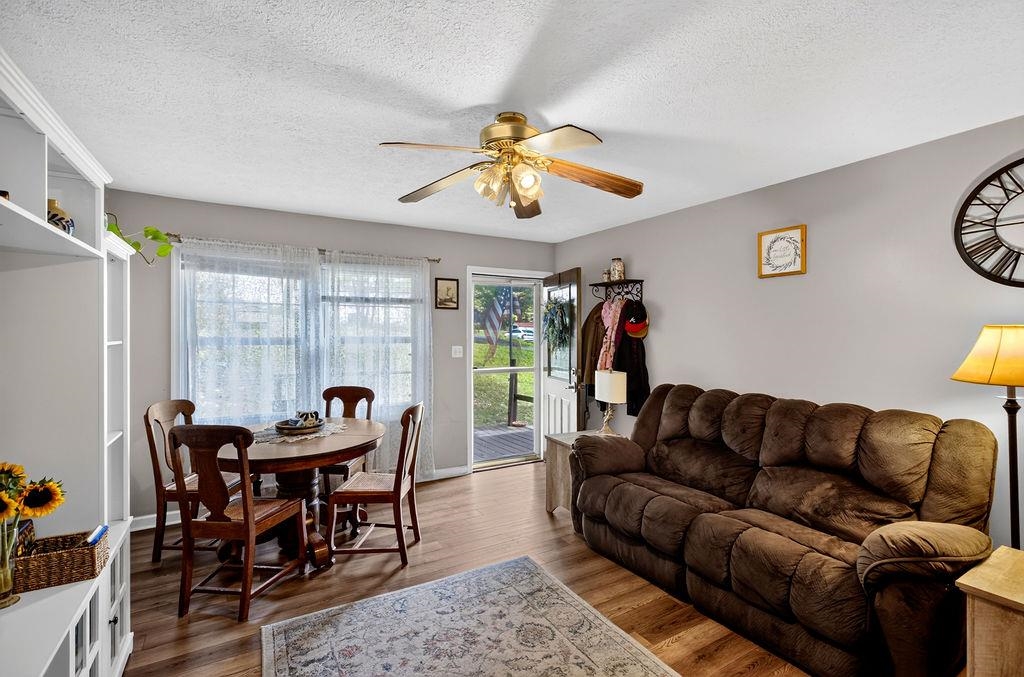 1513 SHENANDOAH AVE, WAYNESBORO, Virginia 22980, 3 Bedrooms Bedrooms, ,1 BathroomBathrooms,Residential,1513 SHENANDOAH AVE,681171 MLS # 681171 1513 SHENANDOAH AVE, WAYNESBORO, Virginia 22980, 3 Bedrooms Bedrooms, ,1 BathroomBathrooms,Residential,1513 SHENANDOAH AVE,681171 MLS # 681171