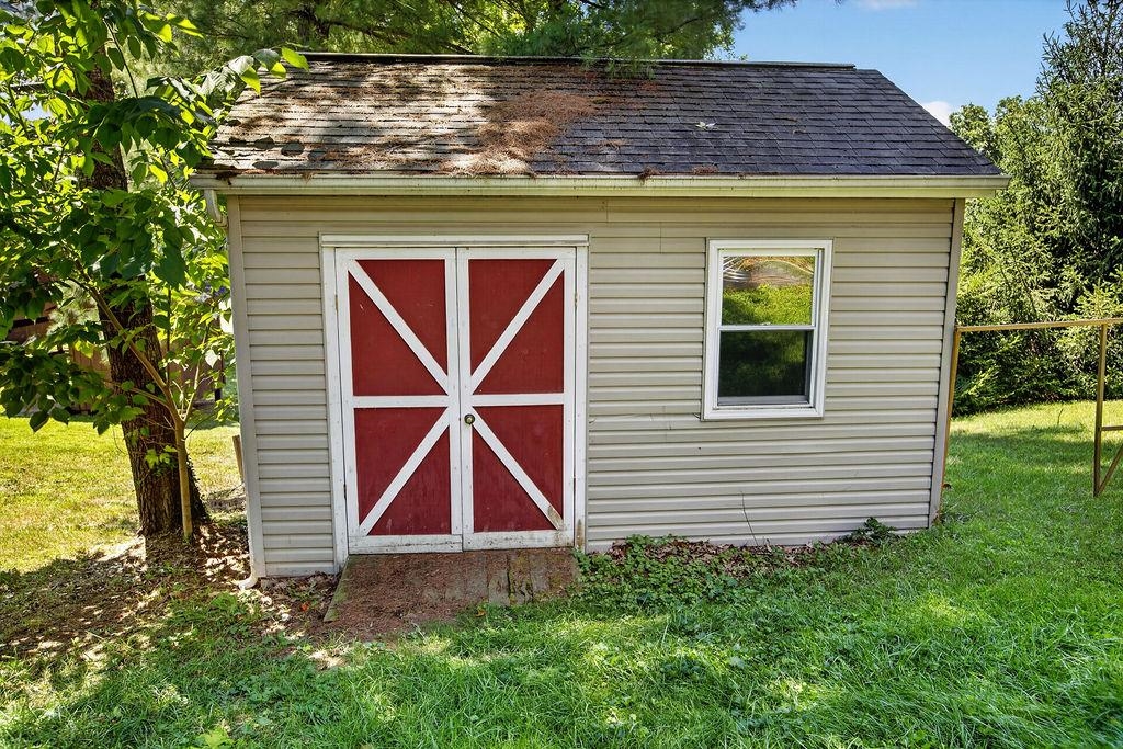 1513 SHENANDOAH AVE, WAYNESBORO, Virginia 22980, 3 Bedrooms Bedrooms, ,1 BathroomBathrooms,Residential,1513 SHENANDOAH AVE,681171 MLS # 681171 1513 SHENANDOAH AVE, WAYNESBORO, Virginia 22980, 3 Bedrooms Bedrooms, ,1 BathroomBathrooms,Residential,1513 SHENANDOAH AVE,681171 MLS # 681171