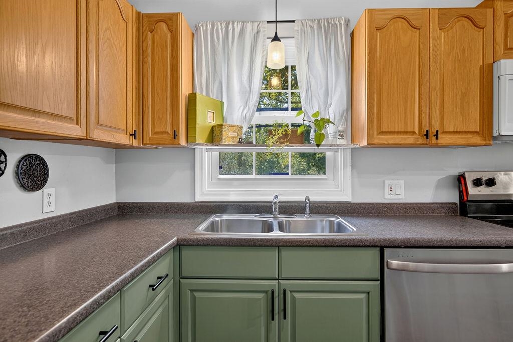 1513 SHENANDOAH AVE, WAYNESBORO, Virginia 22980, 3 Bedrooms Bedrooms, ,1 BathroomBathrooms,Residential,1513 SHENANDOAH AVE,681171 MLS # 681171 1513 SHENANDOAH AVE, WAYNESBORO, Virginia 22980, 3 Bedrooms Bedrooms, ,1 BathroomBathrooms,Residential,1513 SHENANDOAH AVE,681171 MLS # 681171