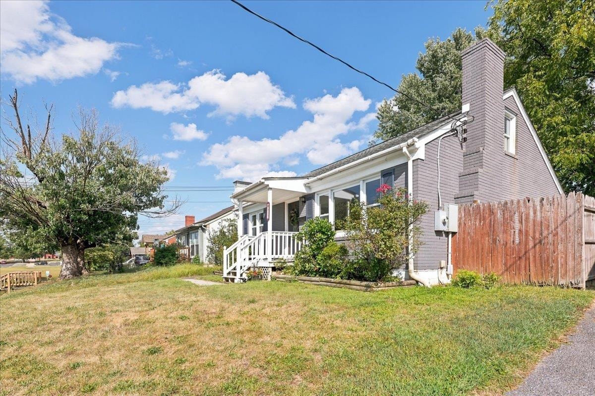 812 FLORENCE AVE, WAYNESBORO, Virginia 22980, 3 Bedrooms Bedrooms, ,1 BathroomBathrooms,Residential,812 FLORENCE AVE,681172 MLS # 681172