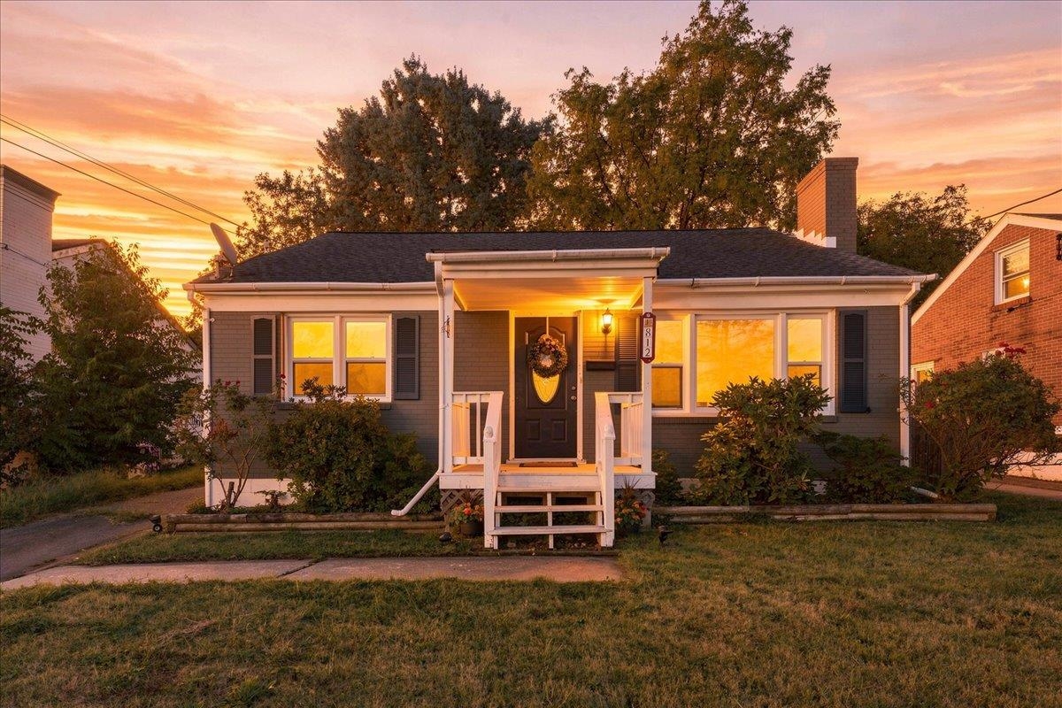 812 FLORENCE AVE, WAYNESBORO, Virginia 22980, 3 Bedrooms Bedrooms, ,1 BathroomBathrooms,Residential,812 FLORENCE AVE,681172 MLS # 681172