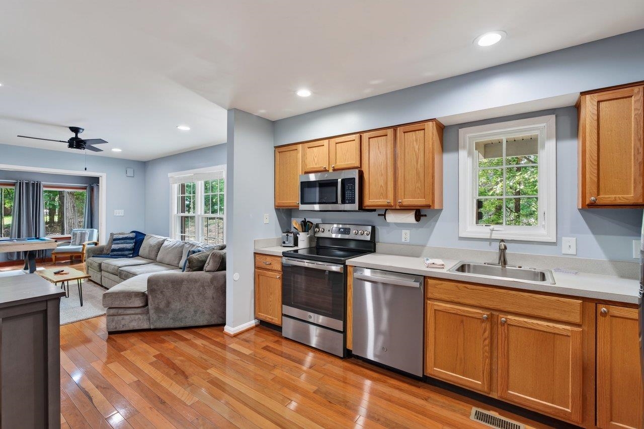 392 PASSAGE LN, MCGAHEYSVILLE, Virginia 22840, 3 Bedrooms Bedrooms, ,2 BathroomsBathrooms,Residential,392 PASSAGE LN,681189 MLS # 681189 392 PASSAGE LN, MCGAHEYSVILLE, Virginia 22840, 3 Bedrooms Bedrooms, ,2 BathroomsBathrooms,Residential,392 PASSAGE LN,681189 MLS # 681189