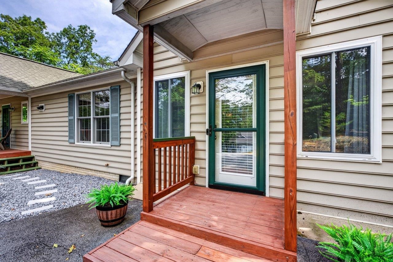 392 PASSAGE LN, MCGAHEYSVILLE, Virginia 22840, 3 Bedrooms Bedrooms, ,2 BathroomsBathrooms,Residential,392 PASSAGE LN,681189 MLS # 681189 392 PASSAGE LN, MCGAHEYSVILLE, Virginia 22840, 3 Bedrooms Bedrooms, ,2 BathroomsBathrooms,Residential,392 PASSAGE LN,681189 MLS # 681189