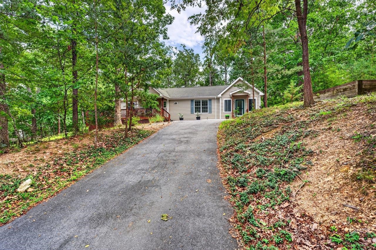 392 PASSAGE LN, MCGAHEYSVILLE, Virginia 22840, 3 Bedrooms Bedrooms, ,2 BathroomsBathrooms,Residential,392 PASSAGE LN,681189 MLS # 681189 392 PASSAGE LN, MCGAHEYSVILLE, Virginia 22840, 3 Bedrooms Bedrooms, ,2 BathroomsBathrooms,Residential,392 PASSAGE LN,681189 MLS # 681189