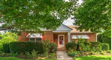 415 CARTER ST, STAUNTON, Virginia 24401, 3 Bedrooms Bedrooms, ,2 BathroomsBathrooms,Residential,415 CARTER ST,681191 MLS # 681191