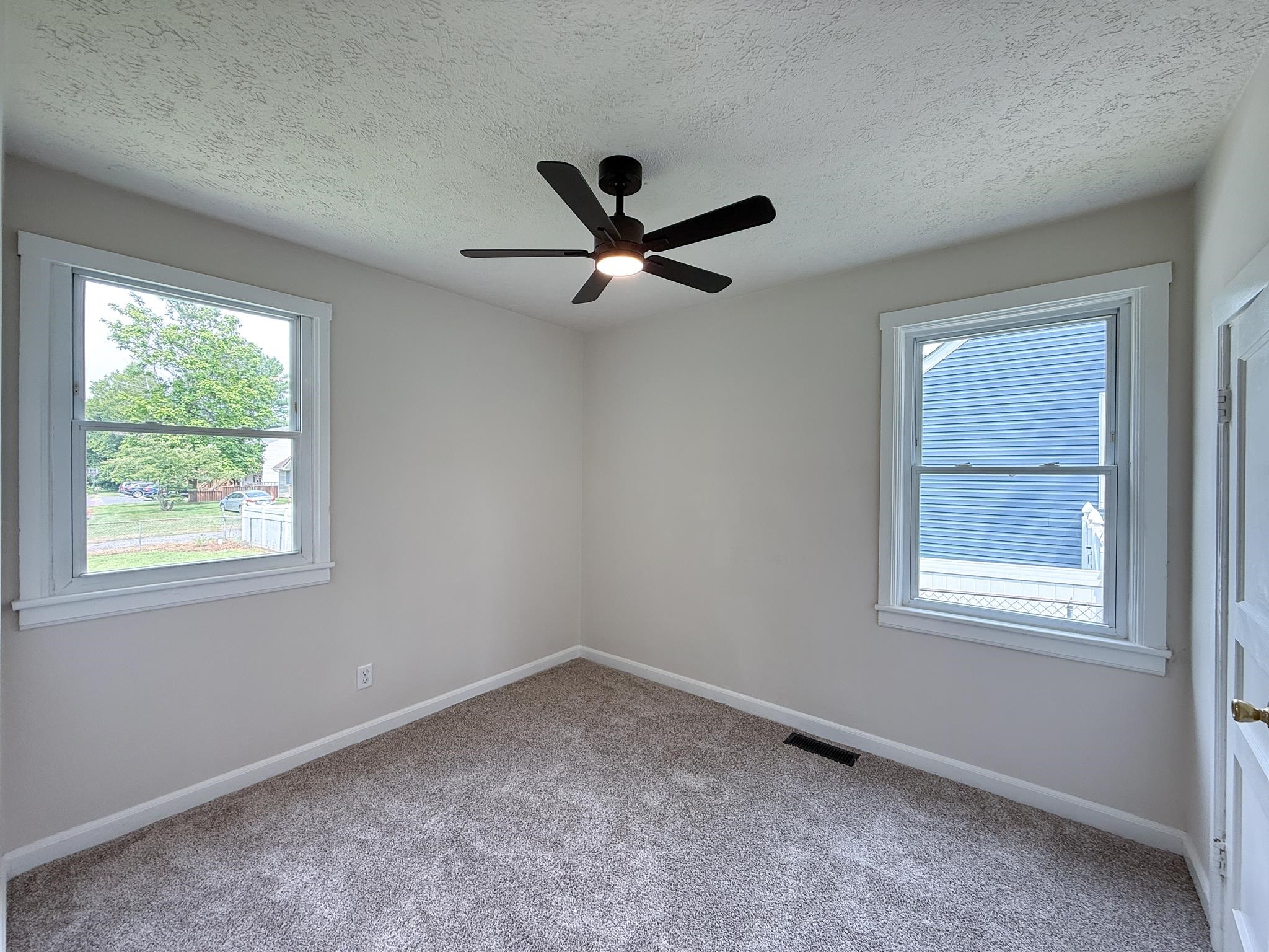 901 N FOREST AVE, WAYNESBORO, Virginia 22980, 3 Bedrooms Bedrooms, ,1 BathroomBathrooms,Residential,901 N FOREST AVE,680693 MLS # 680693