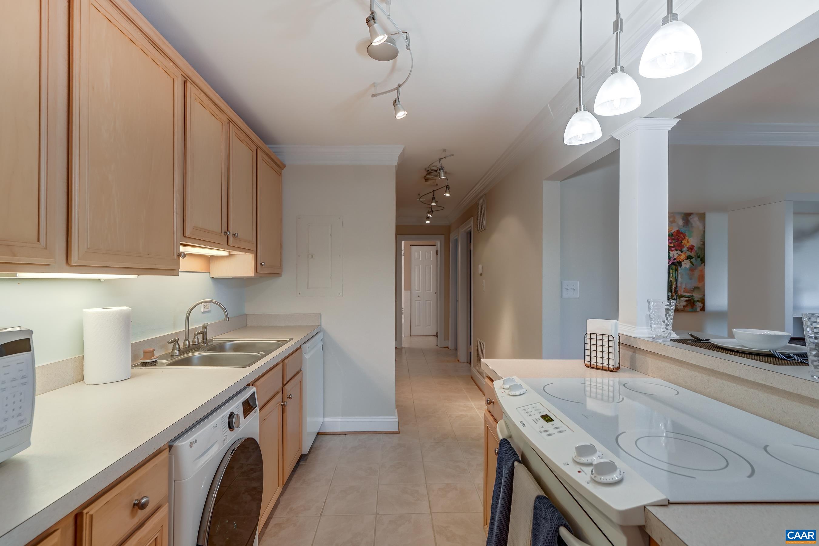 New in-unit washer/dryer combo for convenience. New in-unit washer/dryer combo for convenience.