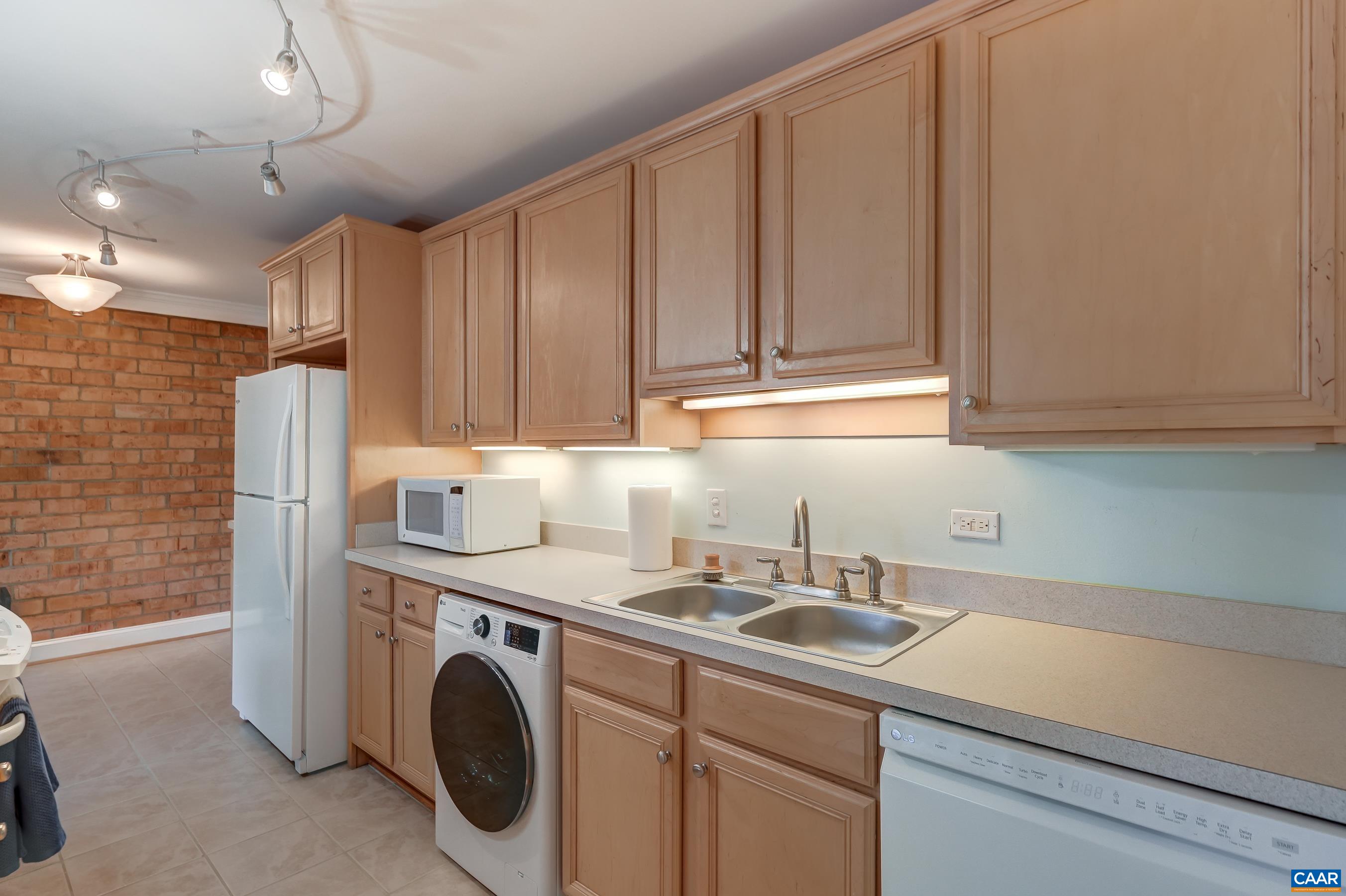 1800 JEFFERSON PARK AVE, CHARLOTTESVILLE, Virginia 22903, 2 Bedrooms Bedrooms, ,1 BathroomBathrooms,Residential,1800 JEFFERSON PARK AVE,681183 MLS # 681183 1800 JEFFERSON PARK AVE, CHARLOTTESVILLE, Virginia 22903, 2 Bedrooms Bedrooms, ,1 BathroomBathrooms,Residential,1800 JEFFERSON PARK AVE,681183 MLS # 681183