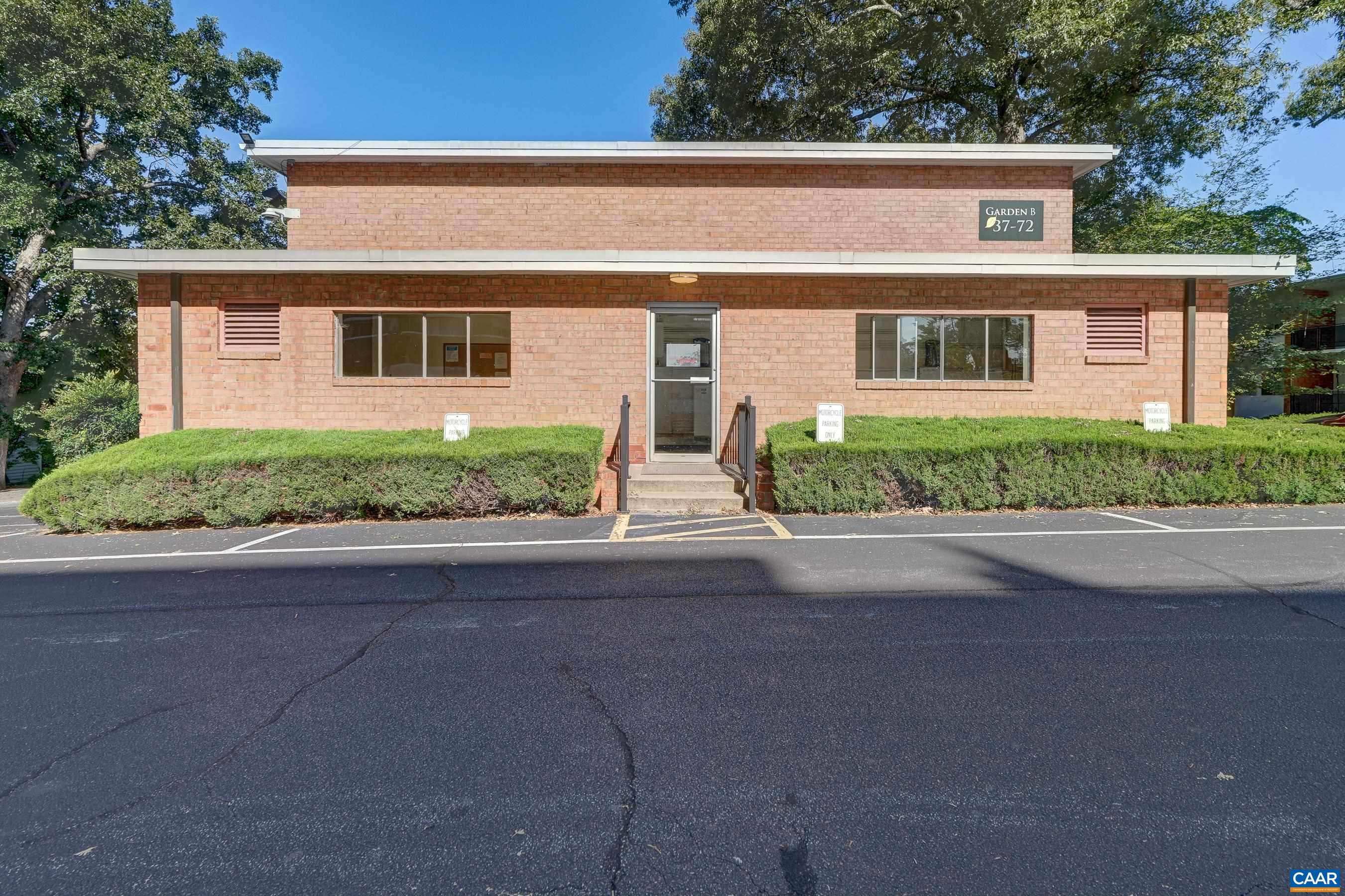 1800 JEFFERSON PARK AVE, CHARLOTTESVILLE, Virginia 22903, 2 Bedrooms Bedrooms, ,1 BathroomBathrooms,Residential,1800 JEFFERSON PARK AVE,681183 MLS # 681183 1800 JEFFERSON PARK AVE, CHARLOTTESVILLE, Virginia 22903, 2 Bedrooms Bedrooms, ,1 BathroomBathrooms,Residential,1800 JEFFERSON PARK AVE,681183 MLS # 681183