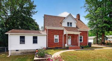 304 N OAK LN, WAYNESBORO, Virginia 22980, 3 Bedrooms Bedrooms, ,2 BathroomsBathrooms,Residential,304 N OAK LN,681202 MLS # 681202