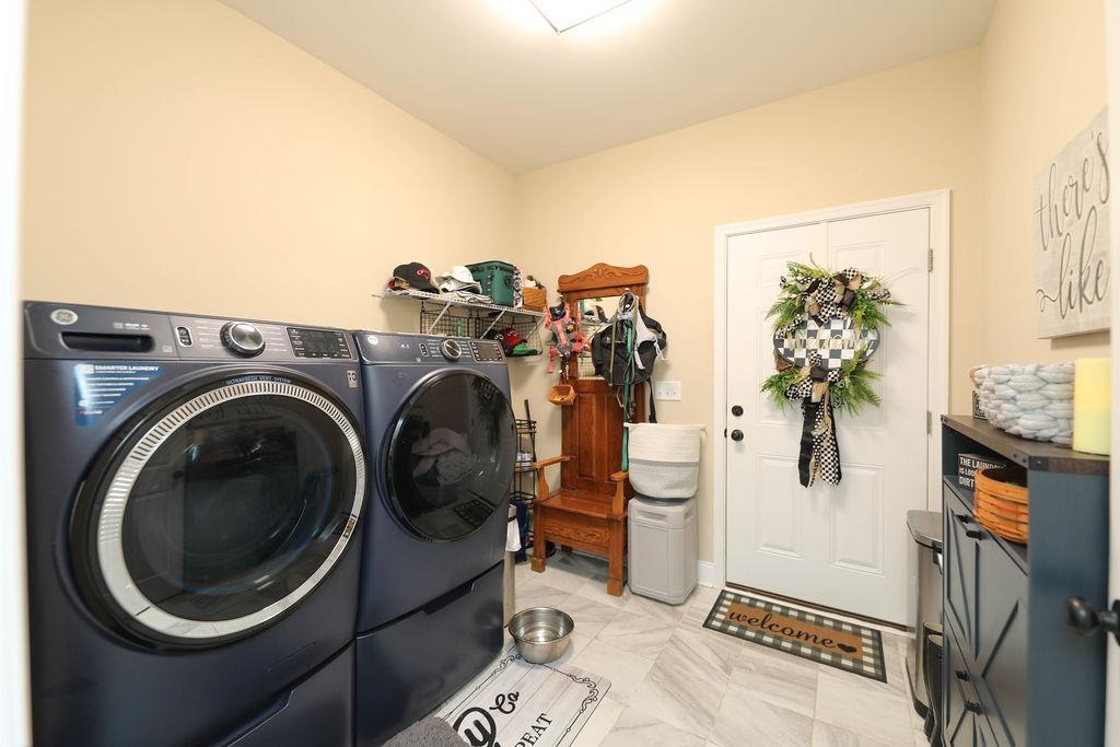 1 RED DEER PL, STAUNTON, Virginia 24401, 6 Bedrooms Bedrooms, ,4 BathroomsBathrooms,Residential,1 RED DEER PL,681205 MLS # 681205 1 RED DEER PL, STAUNTON, Virginia 24401, 6 Bedrooms Bedrooms, ,4 BathroomsBathrooms,Residential,1 RED DEER PL,681205 MLS # 681205