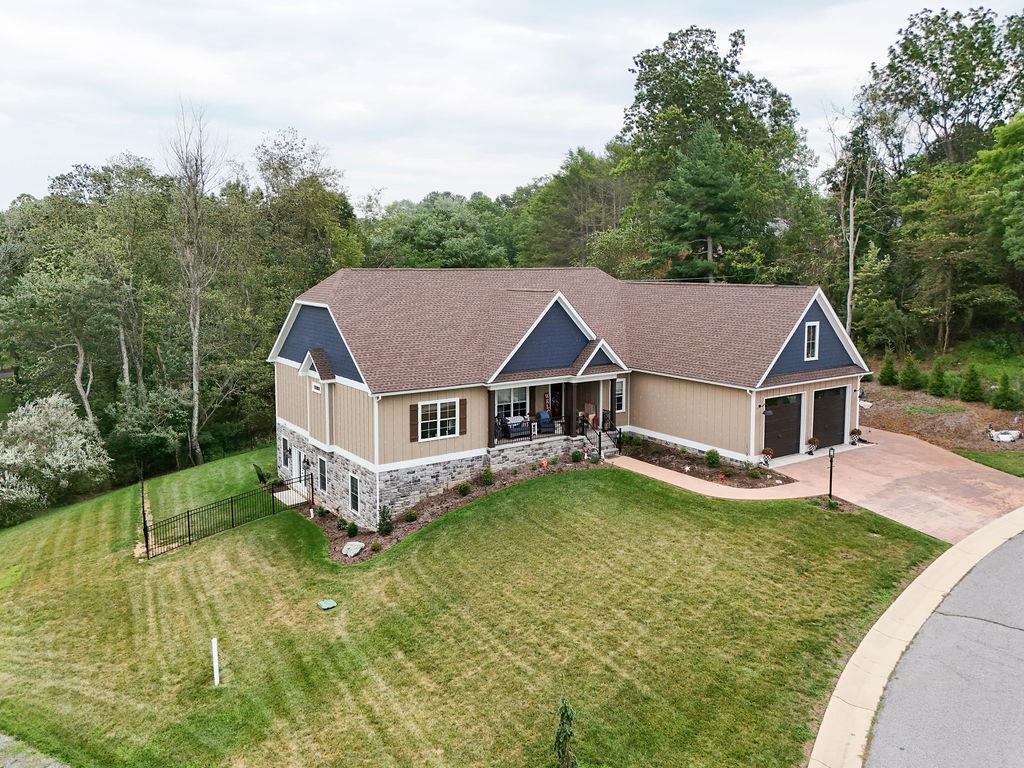 1 RED DEER PL, STAUNTON, Virginia 24401, 6 Bedrooms Bedrooms, ,4 BathroomsBathrooms,Residential,1 RED DEER PL,681205 MLS # 681205 1 RED DEER PL, STAUNTON, Virginia 24401, 6 Bedrooms Bedrooms, ,4 BathroomsBathrooms,Residential,1 RED DEER PL,681205 MLS # 681205
