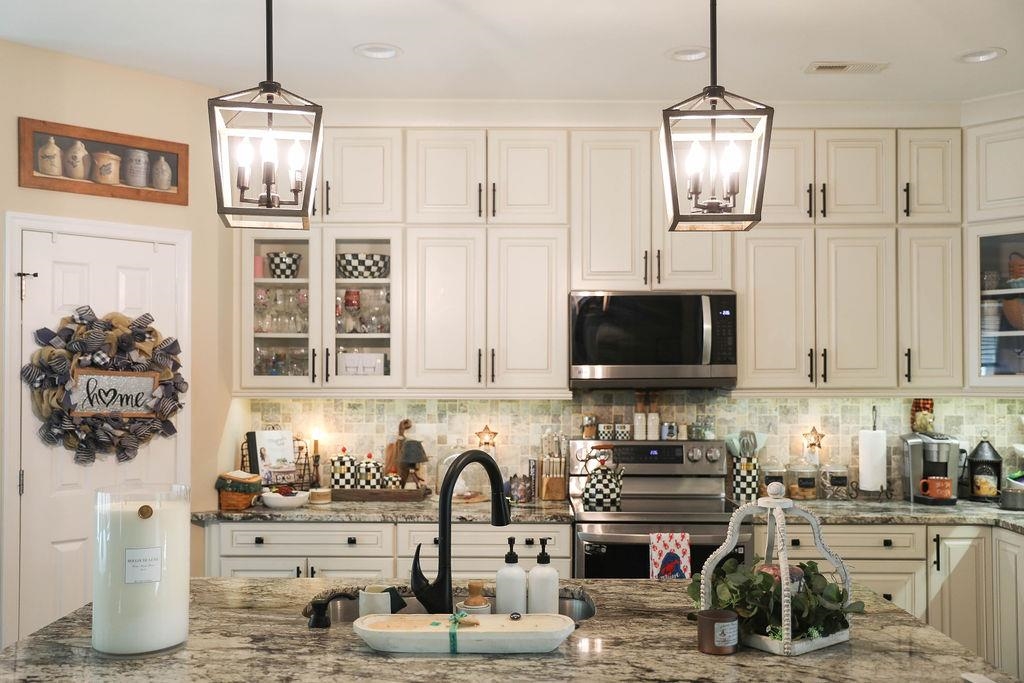 1 RED DEER PL, STAUNTON, Virginia 24401, 6 Bedrooms Bedrooms, ,4 BathroomsBathrooms,Residential,1 RED DEER PL,681205 MLS # 681205 1 RED DEER PL, STAUNTON, Virginia 24401, 6 Bedrooms Bedrooms, ,4 BathroomsBathrooms,Residential,1 RED DEER PL,681205 MLS # 681205