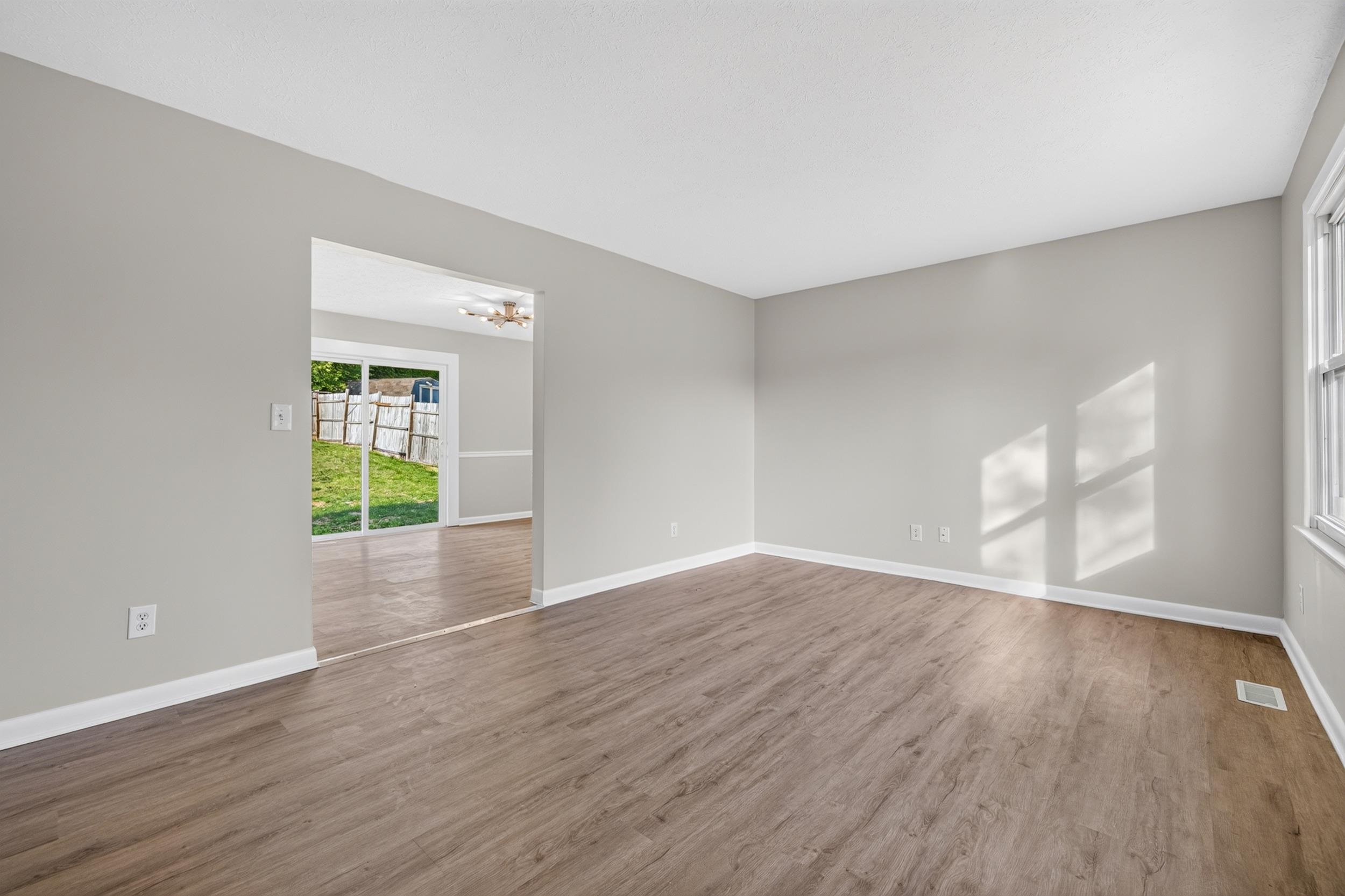 25 WESTGATE RD, VERONA, Virginia 24482, 3 Bedrooms Bedrooms, ,1 BathroomBathrooms,Residential,25 WESTGATE RD,681206 MLS # 681206 25 WESTGATE RD, VERONA, Virginia 24482, 3 Bedrooms Bedrooms, ,1 BathroomBathrooms,Residential,25 WESTGATE RD,681206 MLS # 681206
