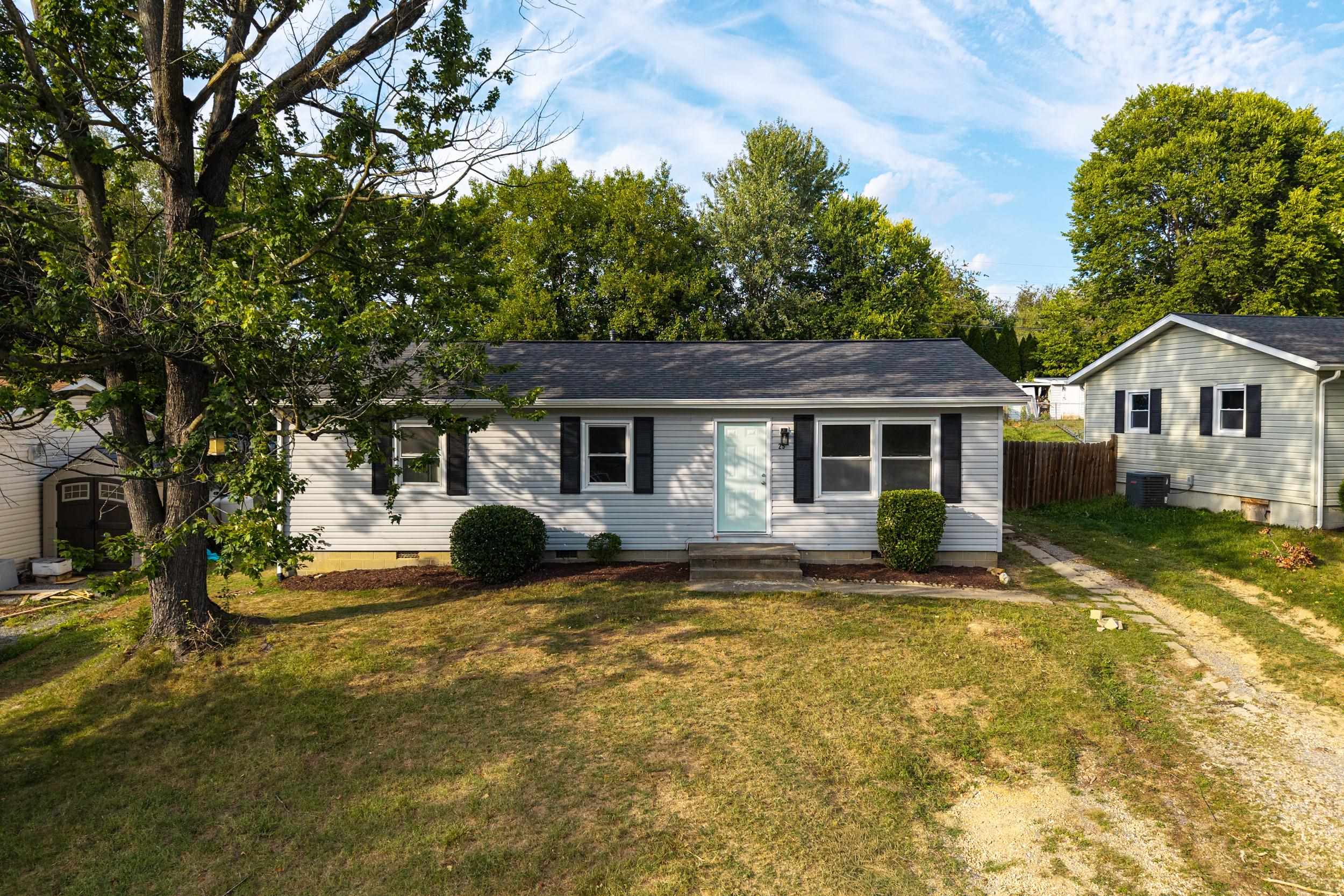 25 WESTGATE RD, VERONA, Virginia 24482, 3 Bedrooms Bedrooms, ,1 BathroomBathrooms,Residential,25 WESTGATE RD,681206 MLS # 681206 25 WESTGATE RD, VERONA, Virginia 24482, 3 Bedrooms Bedrooms, ,1 BathroomBathrooms,Residential,25 WESTGATE RD,681206 MLS # 681206