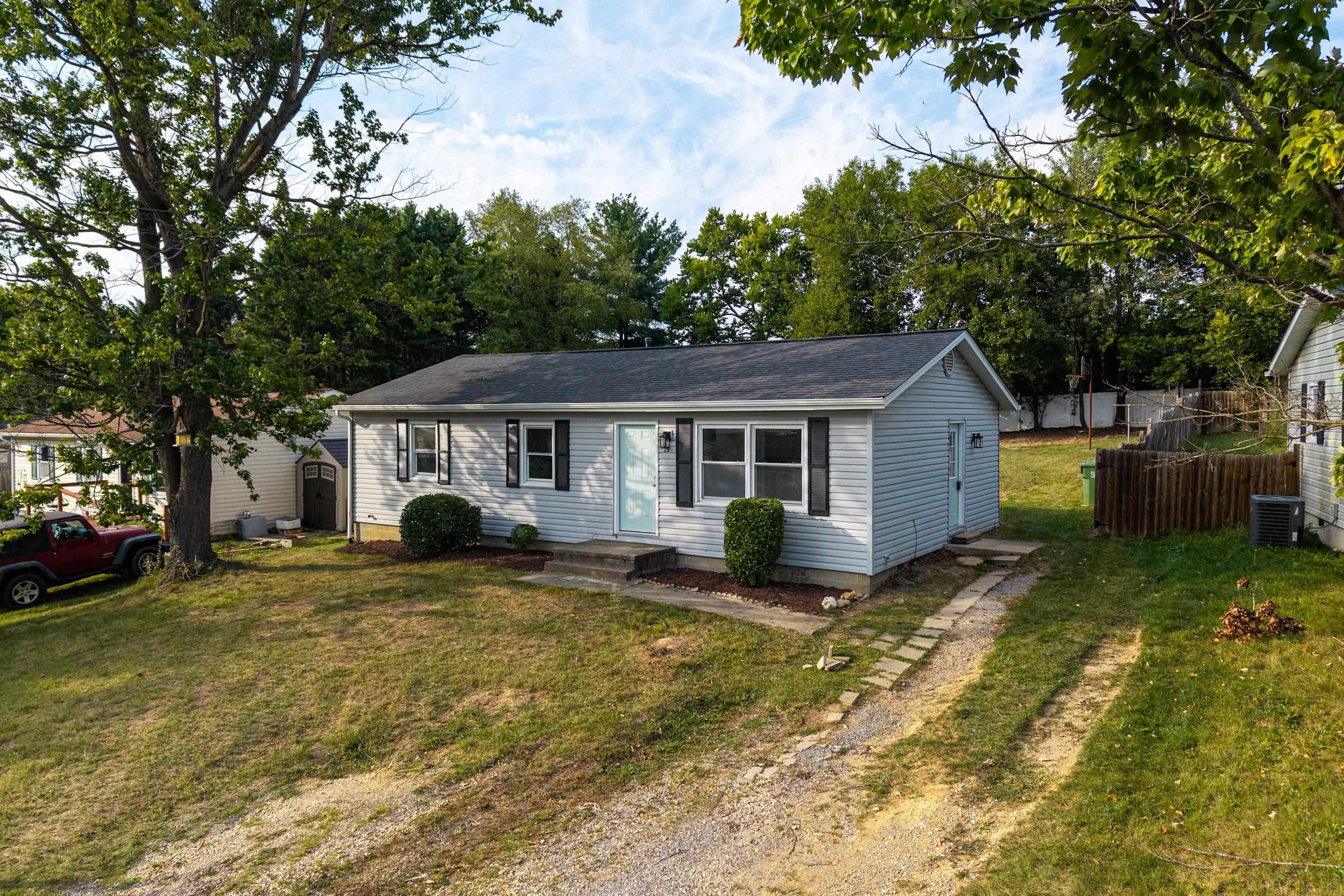 25 WESTGATE RD, VERONA, Virginia 24482, 3 Bedrooms Bedrooms, ,1 BathroomBathrooms,Residential,25 WESTGATE RD,681206 MLS # 681206 25 WESTGATE RD, VERONA, Virginia 24482, 3 Bedrooms Bedrooms, ,1 BathroomBathrooms,Residential,25 WESTGATE RD,681206 MLS # 681206
