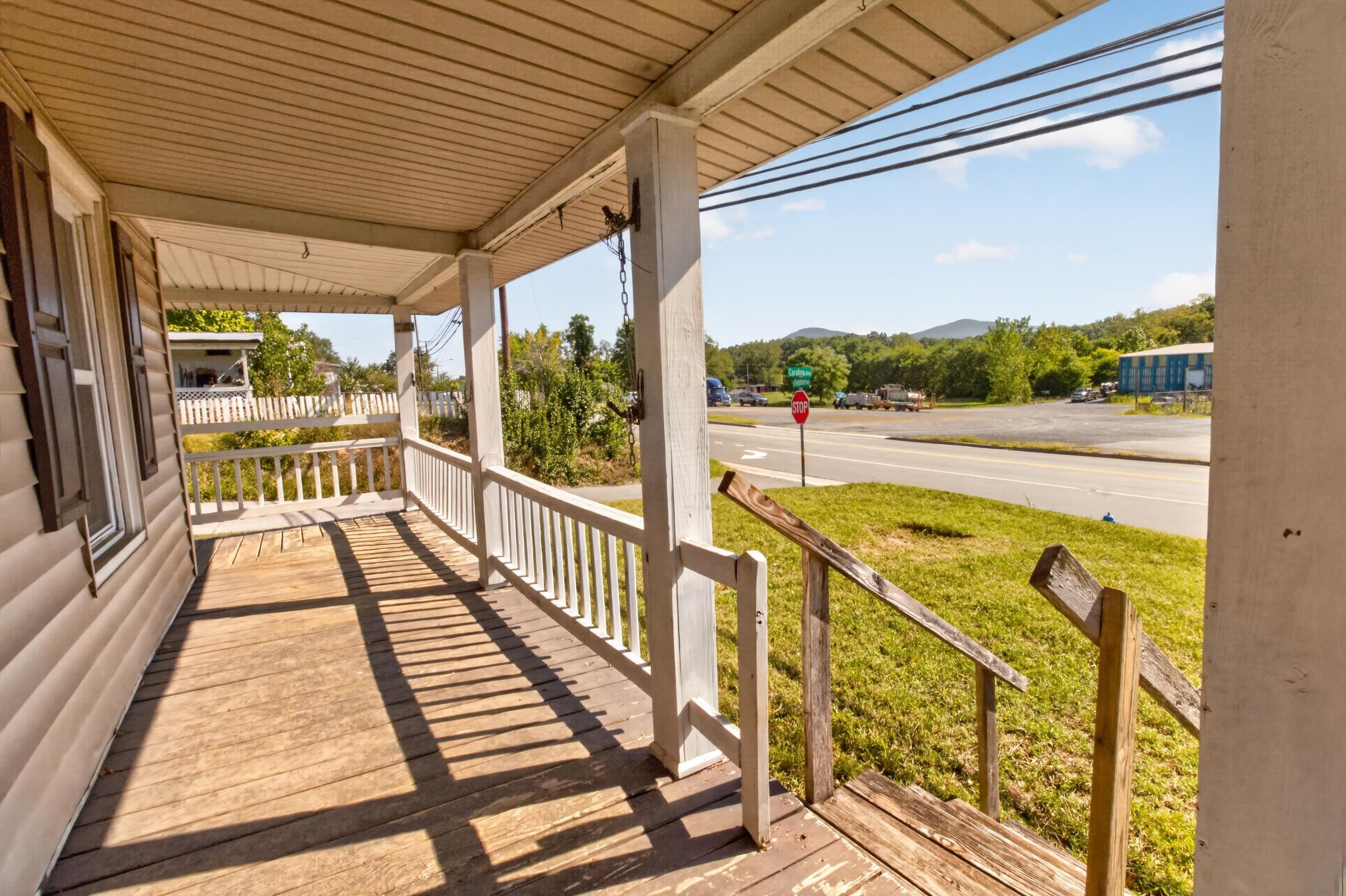 1539 N DELPHINE AVE, WAYNESBORO, Virginia 22980, 3 Bedrooms Bedrooms, ,1 BathroomBathrooms,Residential,1539 N DELPHINE AVE,681211 MLS # 681211 1539 N DELPHINE AVE, WAYNESBORO, Virginia 22980, 3 Bedrooms Bedrooms, ,1 BathroomBathrooms,Residential,1539 N DELPHINE AVE,681211 MLS # 681211