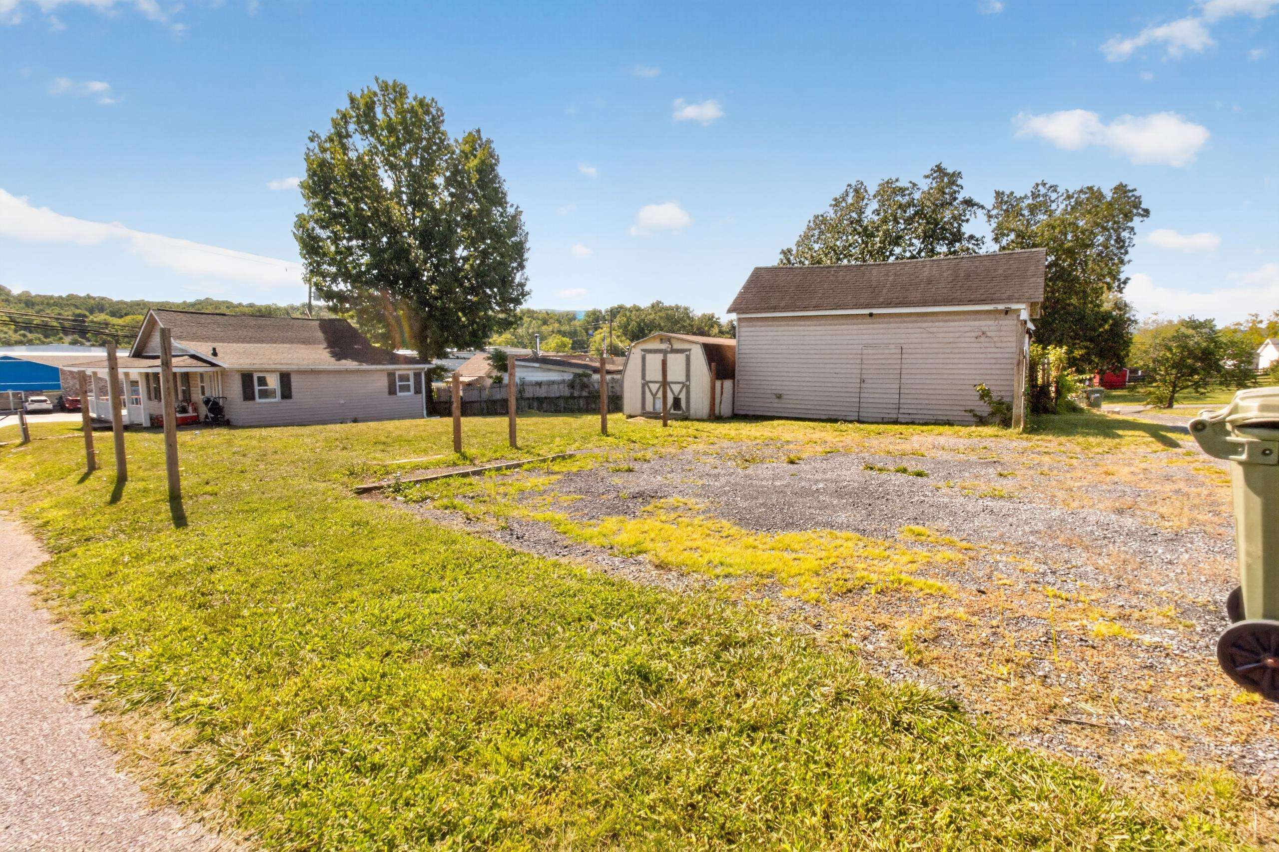 1539 N DELPHINE AVE, WAYNESBORO, Virginia 22980, 3 Bedrooms Bedrooms, ,1 BathroomBathrooms,Residential,1539 N DELPHINE AVE,681211 MLS # 681211 1539 N DELPHINE AVE, WAYNESBORO, Virginia 22980, 3 Bedrooms Bedrooms, ,1 BathroomBathrooms,Residential,1539 N DELPHINE AVE,681211 MLS # 681211