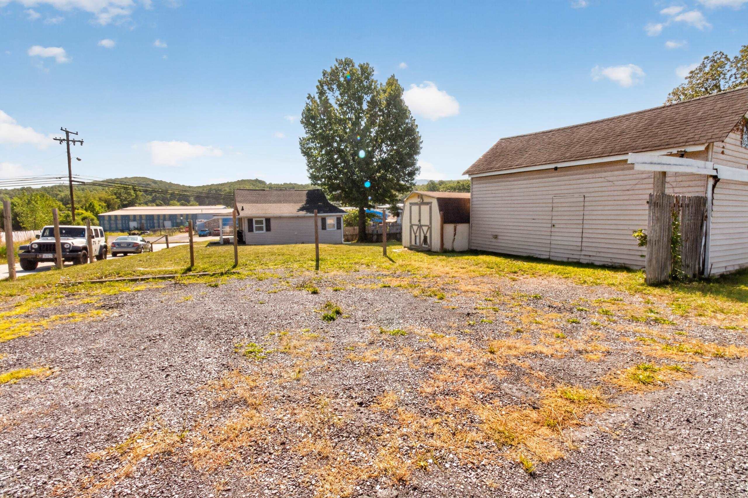 1539 N DELPHINE AVE, WAYNESBORO, Virginia 22980, 3 Bedrooms Bedrooms, ,1 BathroomBathrooms,Residential,1539 N DELPHINE AVE,681211 MLS # 681211 1539 N DELPHINE AVE, WAYNESBORO, Virginia 22980, 3 Bedrooms Bedrooms, ,1 BathroomBathrooms,Residential,1539 N DELPHINE AVE,681211 MLS # 681211