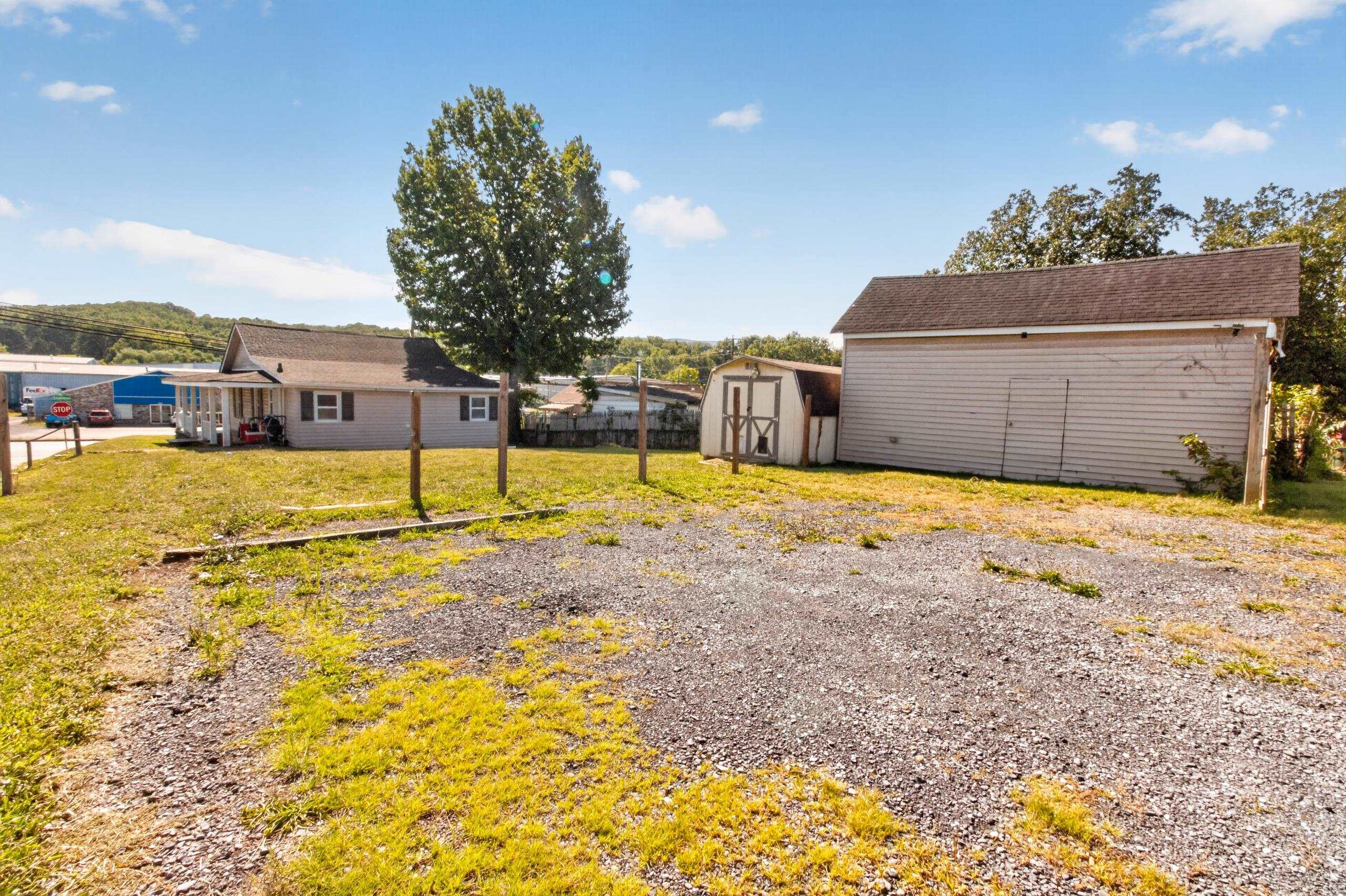 1539 N DELPHINE AVE, WAYNESBORO, Virginia 22980, 3 Bedrooms Bedrooms, ,1 BathroomBathrooms,Residential,1539 N DELPHINE AVE,681211 MLS # 681211 1539 N DELPHINE AVE, WAYNESBORO, Virginia 22980, 3 Bedrooms Bedrooms, ,1 BathroomBathrooms,Residential,1539 N DELPHINE AVE,681211 MLS # 681211