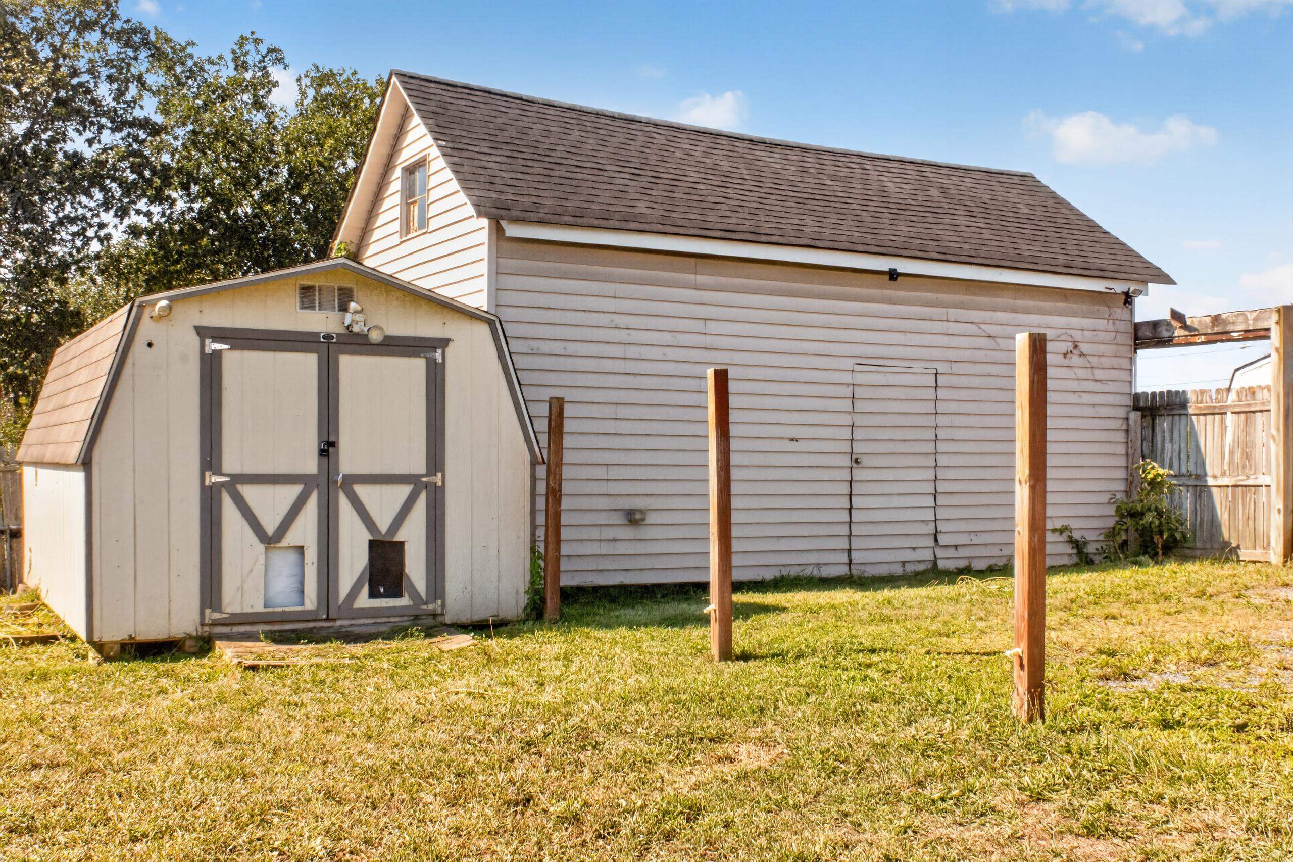 1539 N DELPHINE AVE, WAYNESBORO, Virginia 22980, 3 Bedrooms Bedrooms, ,1 BathroomBathrooms,Residential,1539 N DELPHINE AVE,681211 MLS # 681211 1539 N DELPHINE AVE, WAYNESBORO, Virginia 22980, 3 Bedrooms Bedrooms, ,1 BathroomBathrooms,Residential,1539 N DELPHINE AVE,681211 MLS # 681211