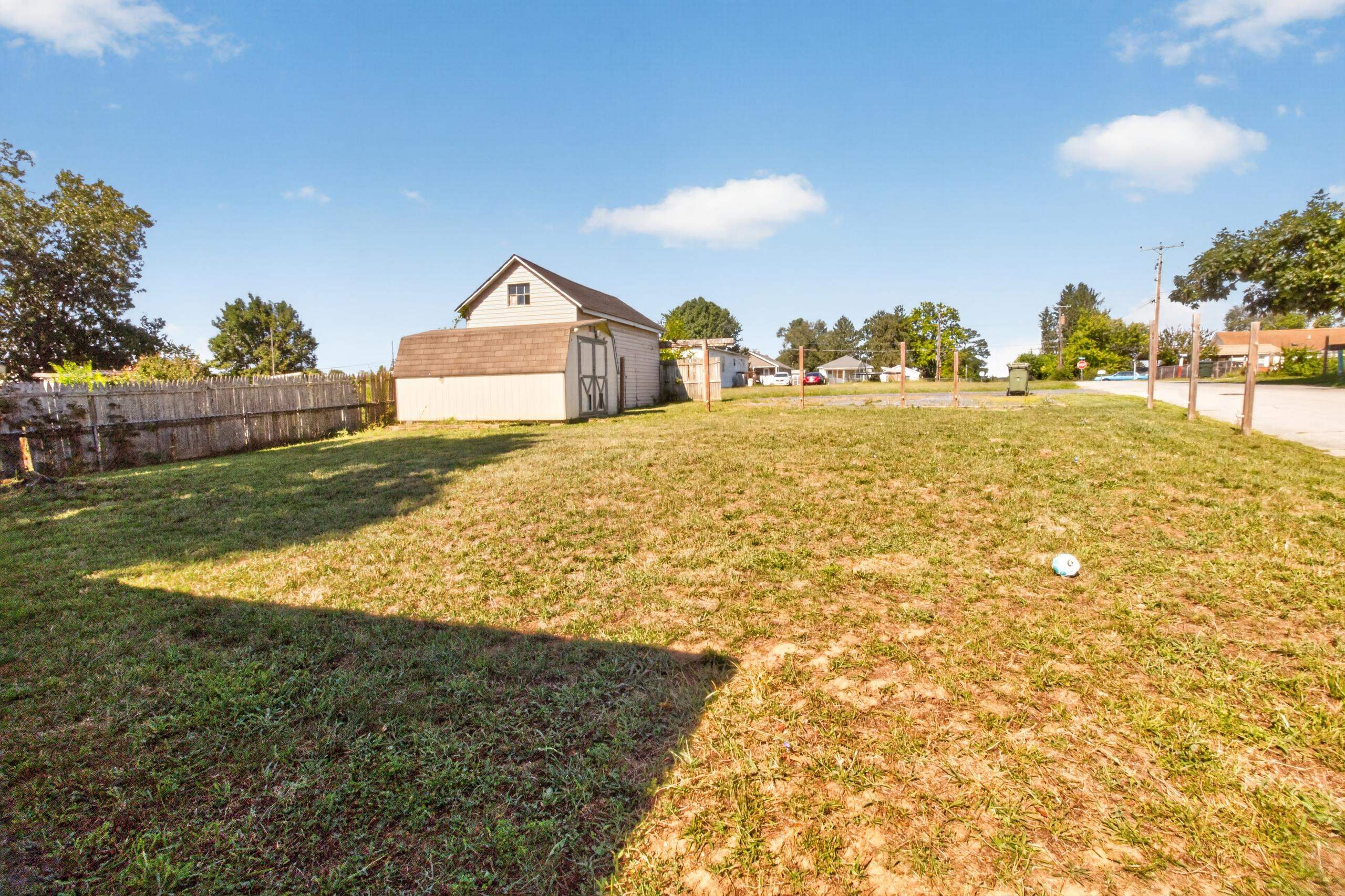 1539 N DELPHINE AVE, WAYNESBORO, Virginia 22980, 3 Bedrooms Bedrooms, ,1 BathroomBathrooms,Residential,1539 N DELPHINE AVE,681211 MLS # 681211 1539 N DELPHINE AVE, WAYNESBORO, Virginia 22980, 3 Bedrooms Bedrooms, ,1 BathroomBathrooms,Residential,1539 N DELPHINE AVE,681211 MLS # 681211