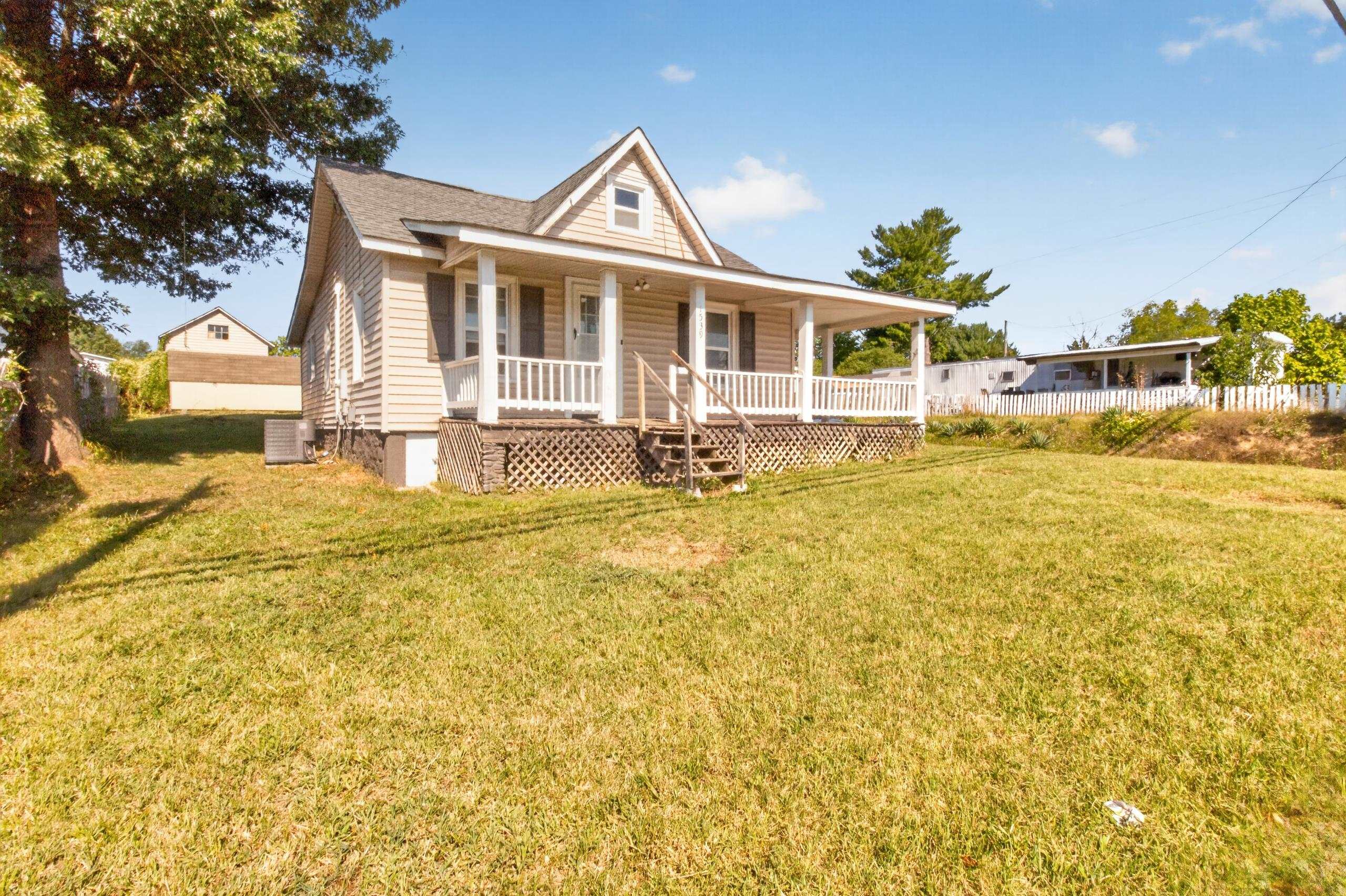 1539 N DELPHINE AVE, WAYNESBORO, Virginia 22980, 3 Bedrooms Bedrooms, ,1 BathroomBathrooms,Residential,1539 N DELPHINE AVE,681211 MLS # 681211 1539 N DELPHINE AVE, WAYNESBORO, Virginia 22980, 3 Bedrooms Bedrooms, ,1 BathroomBathrooms,Residential,1539 N DELPHINE AVE,681211 MLS # 681211