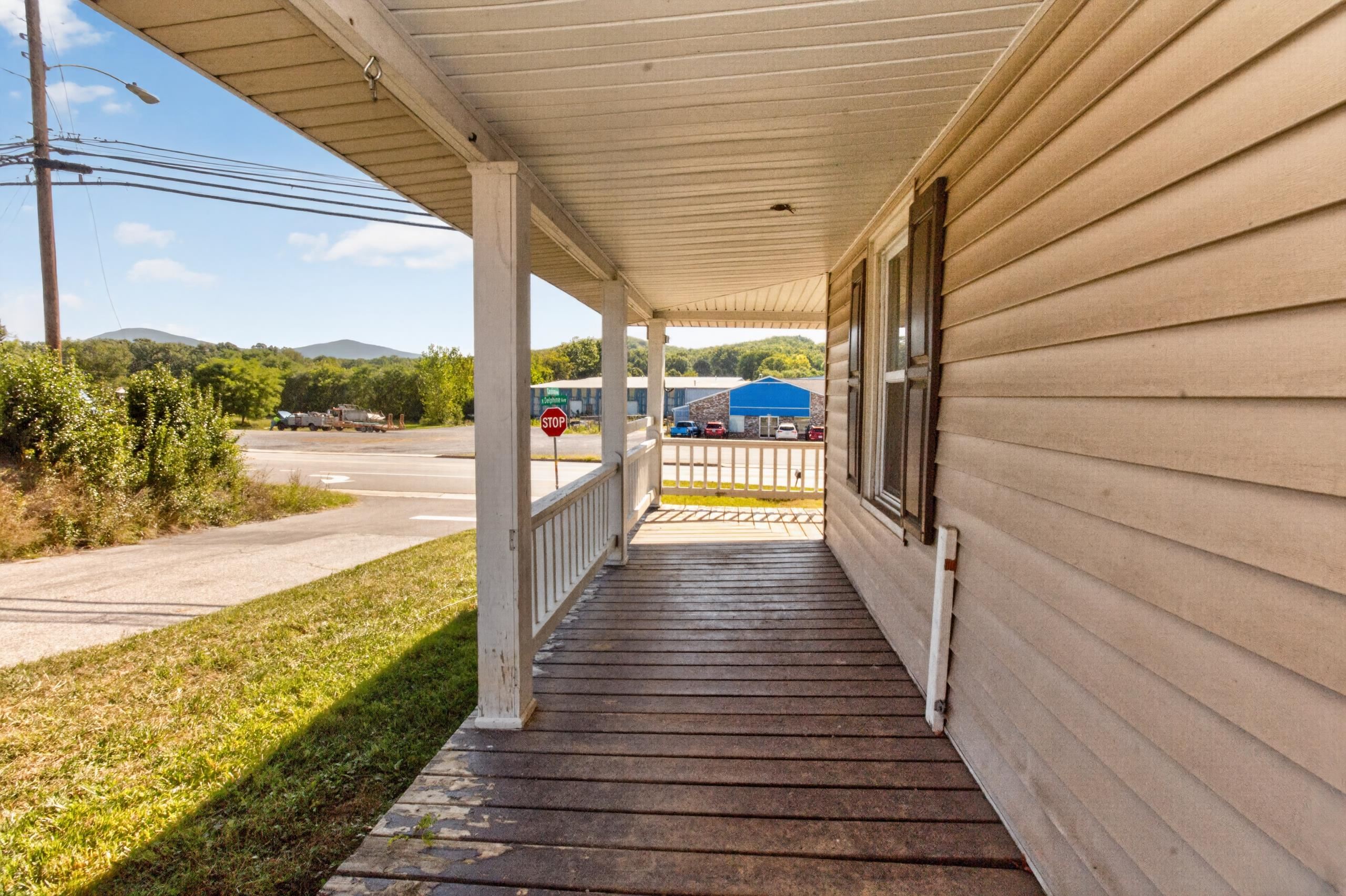 1539 N DELPHINE AVE, WAYNESBORO, Virginia 22980, 3 Bedrooms Bedrooms, ,1 BathroomBathrooms,Residential,1539 N DELPHINE AVE,681211 MLS # 681211 1539 N DELPHINE AVE, WAYNESBORO, Virginia 22980, 3 Bedrooms Bedrooms, ,1 BathroomBathrooms,Residential,1539 N DELPHINE AVE,681211 MLS # 681211
