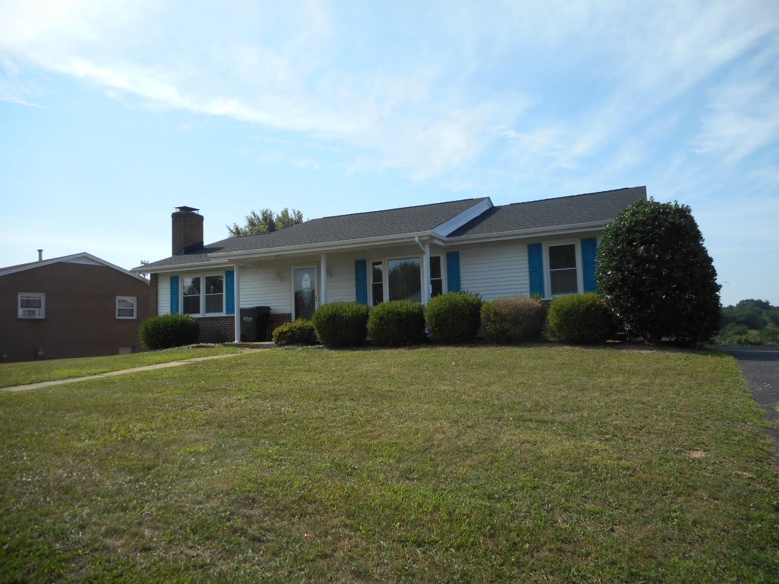 207 FOX HILL DR, STAUNTON, Virginia 24401, 3 Bedrooms Bedrooms, ,2 BathroomsBathrooms,Residential,Secretary of Veterans Affairs #224690,207 FOX HILL DR,681218 MLS # 681218 207 FOX HILL DR, STAUNTON, Virginia 24401, 3 Bedrooms Bedrooms, ,2 BathroomsBathrooms,Residential,Secretary of Veterans Affairs #224690,207 FOX HILL DR,681218 MLS # 681218