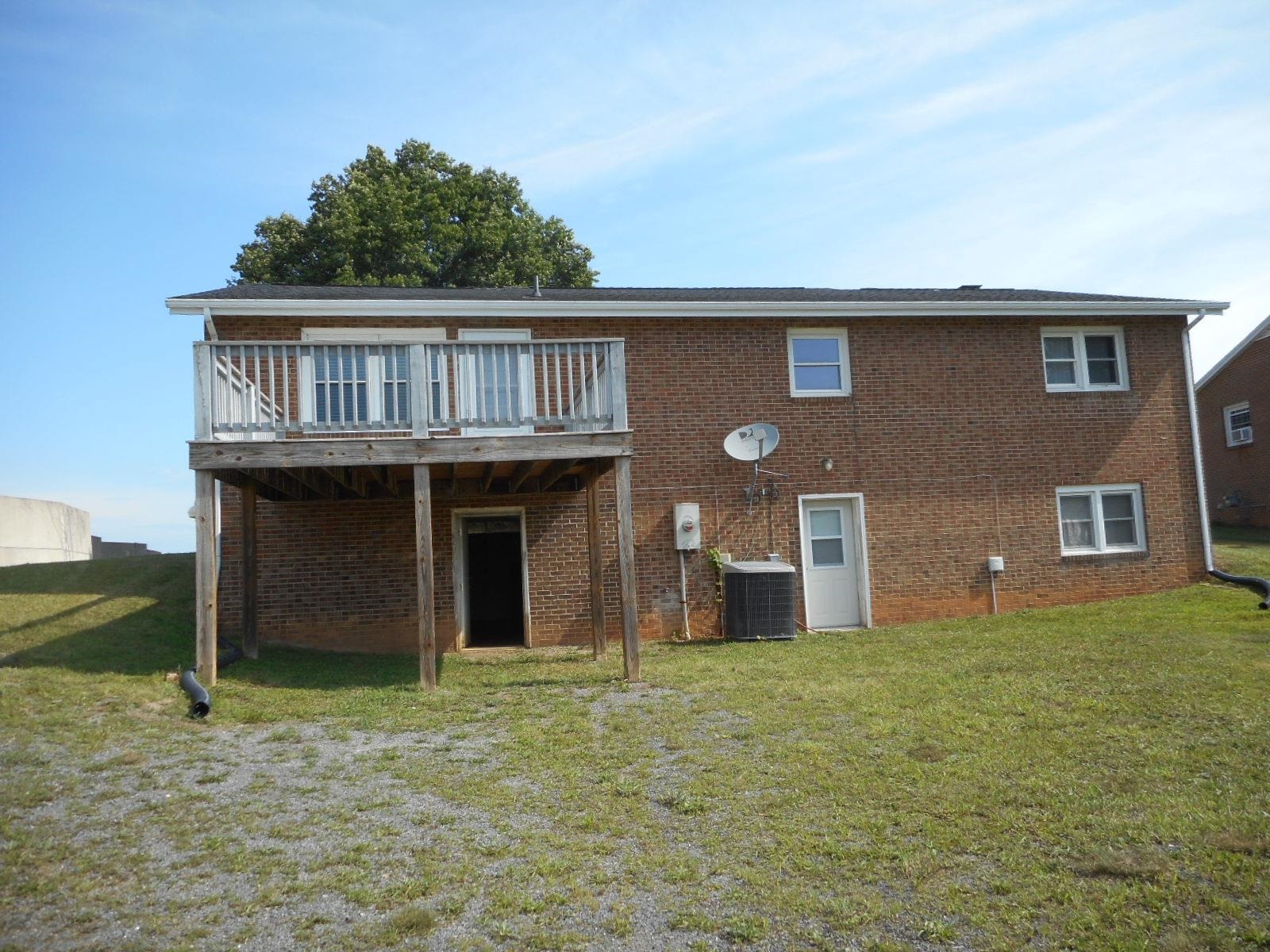 207 FOX HILL DR, STAUNTON, Virginia 24401, 3 Bedrooms Bedrooms, ,2 BathroomsBathrooms,Residential,Secretary of Veterans Affairs #224690,207 FOX HILL DR,681218 MLS # 681218 207 FOX HILL DR, STAUNTON, Virginia 24401, 3 Bedrooms Bedrooms, ,2 BathroomsBathrooms,Residential,Secretary of Veterans Affairs #224690,207 FOX HILL DR,681218 MLS # 681218