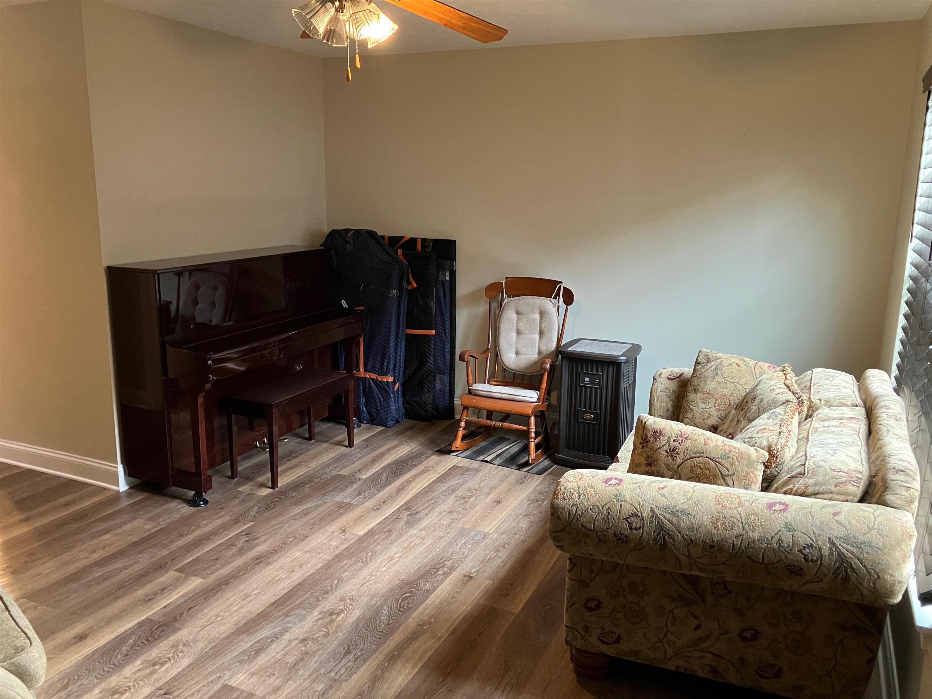 106 12TH ST, GROTTOES, Virginia 24441, 3 Bedrooms Bedrooms, ,1 BathroomBathrooms,Residential,106 12TH ST,681219 MLS # 681219 106 12TH ST, GROTTOES, Virginia 24441, 3 Bedrooms Bedrooms, ,1 BathroomBathrooms,Residential,106 12TH ST,681219 MLS # 681219