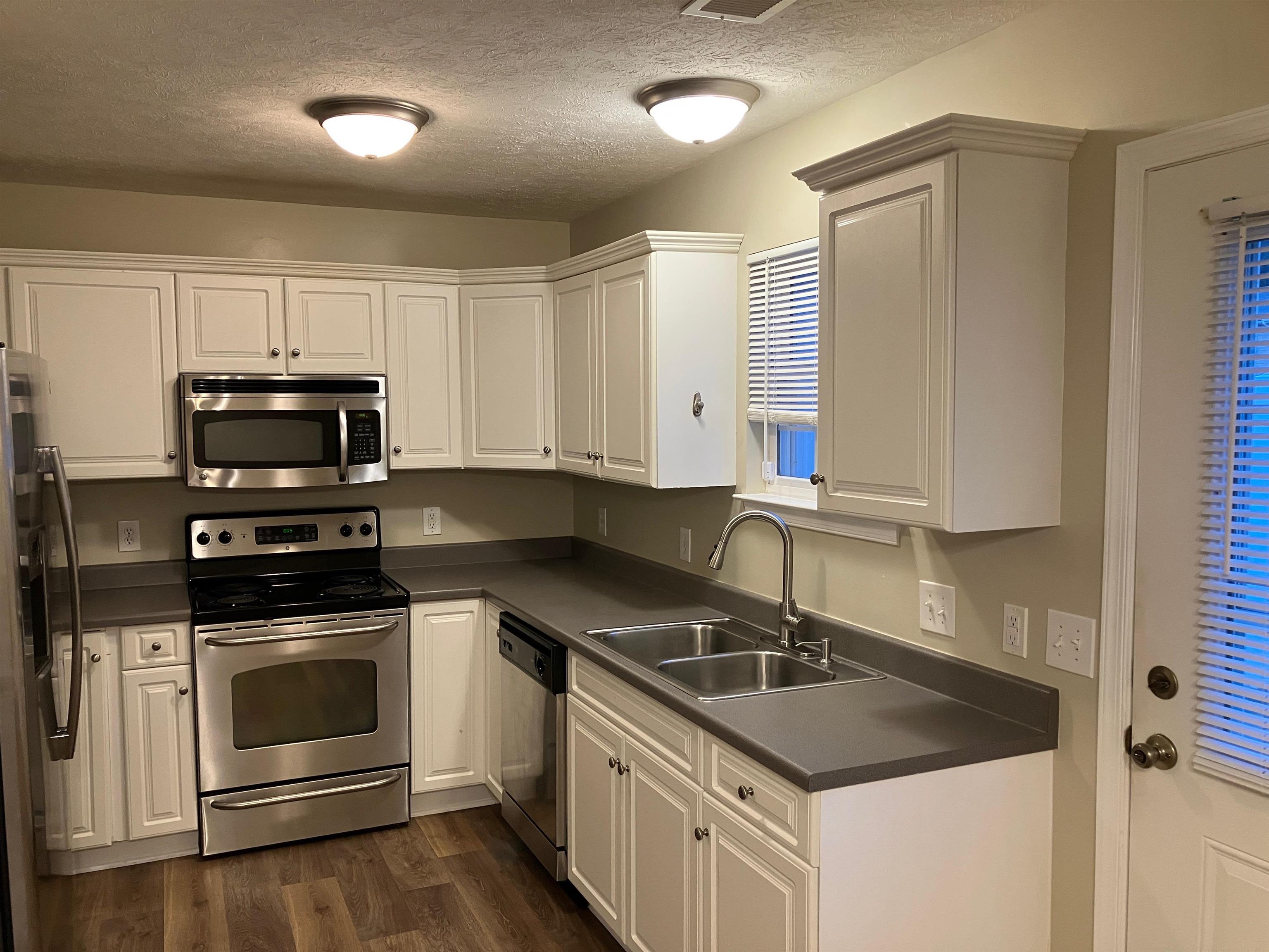 106 12TH ST, GROTTOES, Virginia 24441, 3 Bedrooms Bedrooms, ,1 BathroomBathrooms,Residential,106 12TH ST,681219 MLS # 681219 106 12TH ST, GROTTOES, Virginia 24441, 3 Bedrooms Bedrooms, ,1 BathroomBathrooms,Residential,106 12TH ST,681219 MLS # 681219