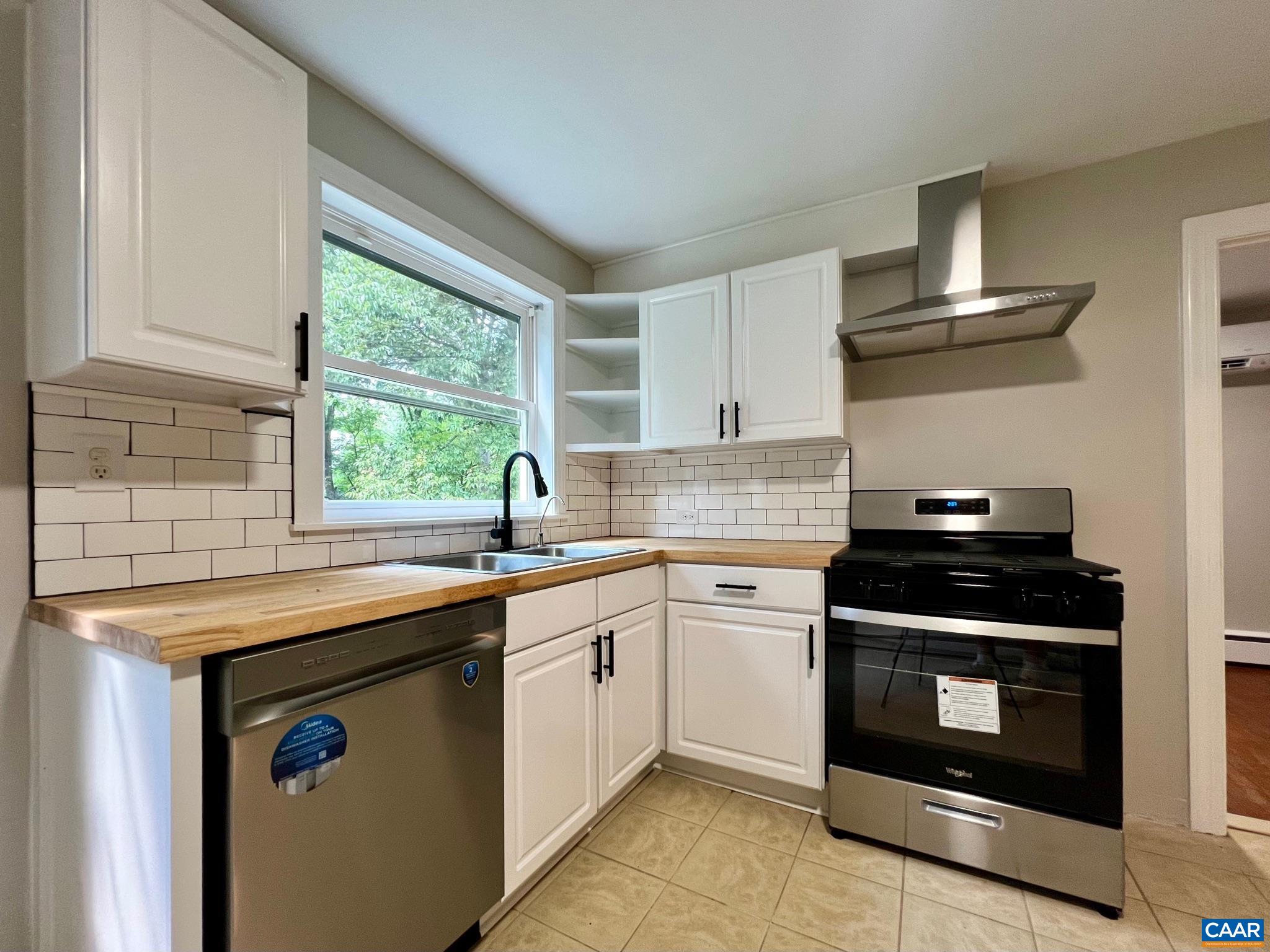 2525 WOODLAND DR, CHARLOTTESVILLE, Virginia 22903, 6 Bedrooms Bedrooms, ,3 BathroomsBathrooms,Residential,2525 WOODLAND DR,681220 MLS # 681220 2525 WOODLAND DR, CHARLOTTESVILLE, Virginia 22903, 6 Bedrooms Bedrooms, ,3 BathroomsBathrooms,Residential,2525 WOODLAND DR,681220 MLS # 681220