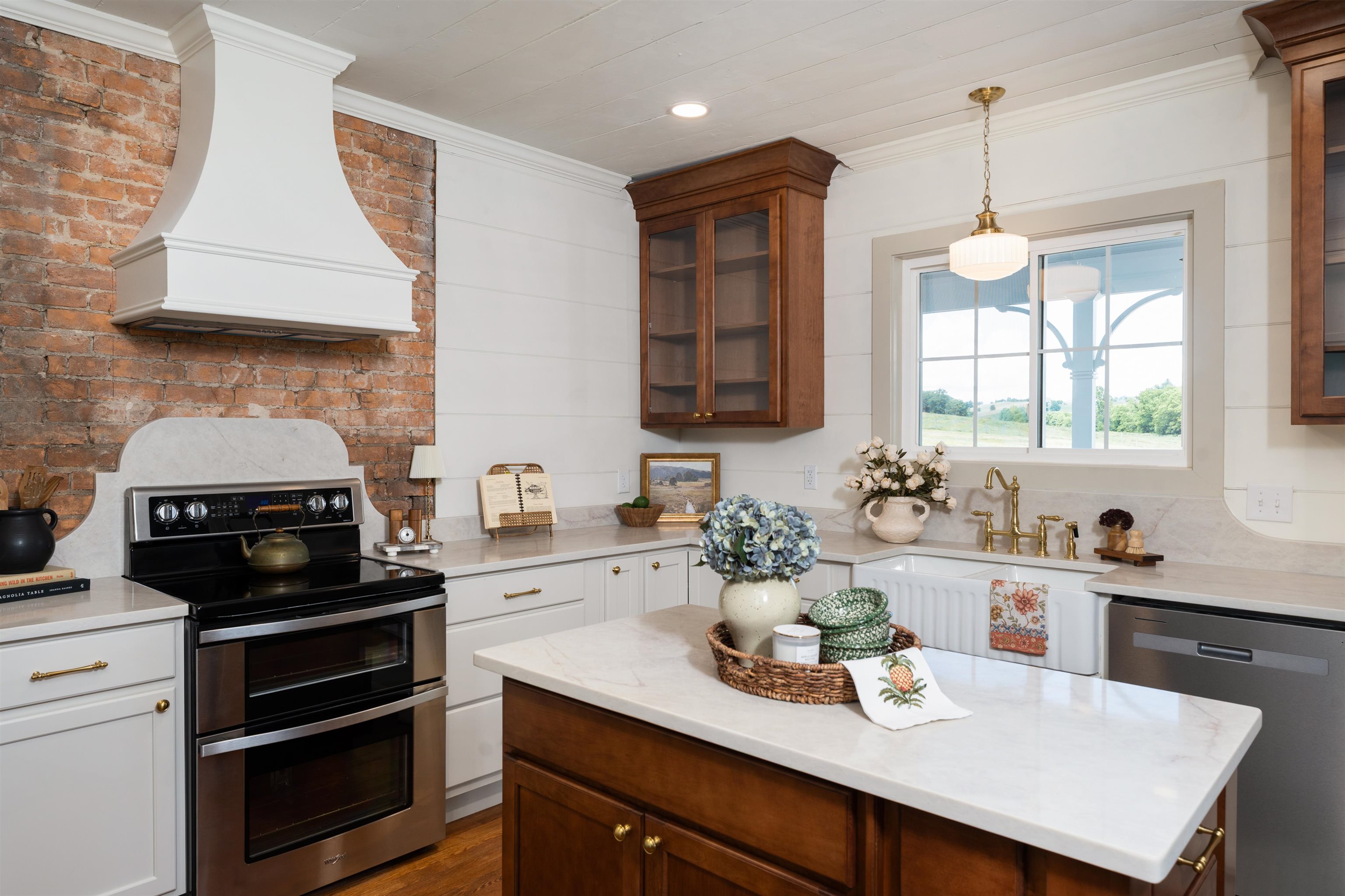 208 ORCHARD DR, TIMBERVILLE, Virginia 22853, 5 Bedrooms Bedrooms, ,2 BathroomsBathrooms,Residential,208 ORCHARD DR,681224 MLS # 681224