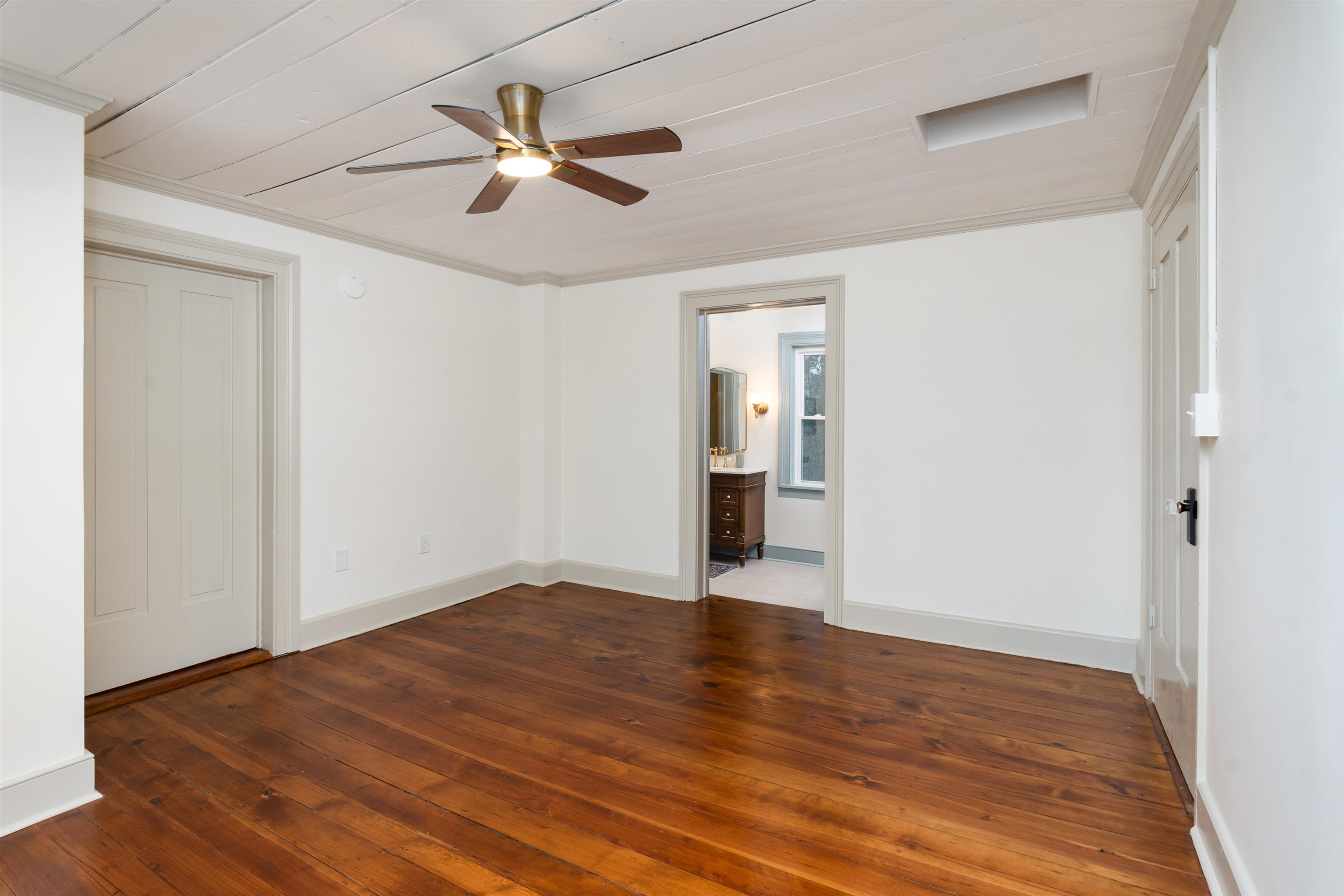 208 ORCHARD DR, TIMBERVILLE, Virginia 22853, 5 Bedrooms Bedrooms, ,2 BathroomsBathrooms,Residential,208 ORCHARD DR,681224 MLS # 681224
