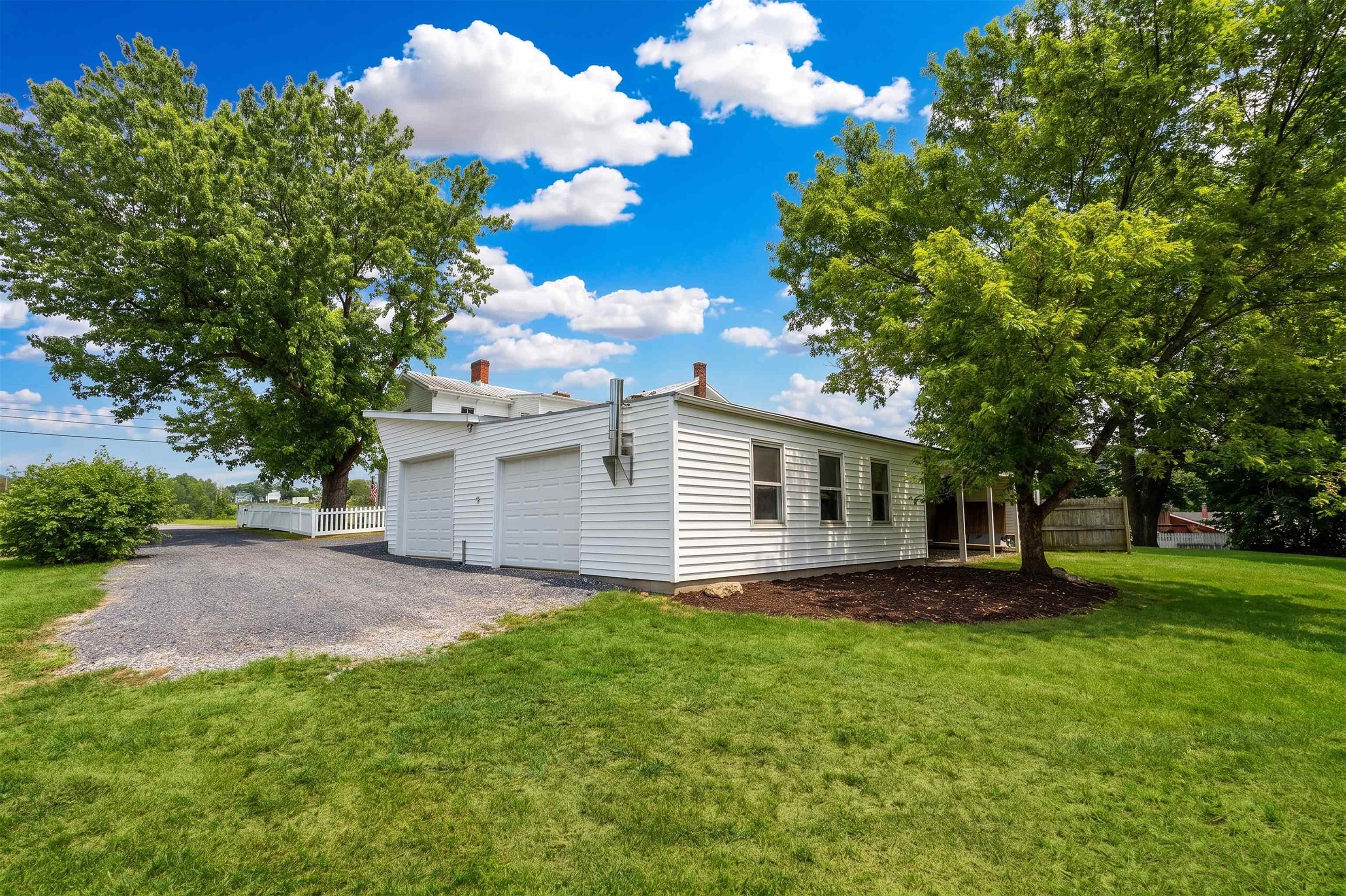 208 ORCHARD DR, TIMBERVILLE, Virginia 22853, 5 Bedrooms Bedrooms, ,2 BathroomsBathrooms,Residential,208 ORCHARD DR,681224 MLS # 681224