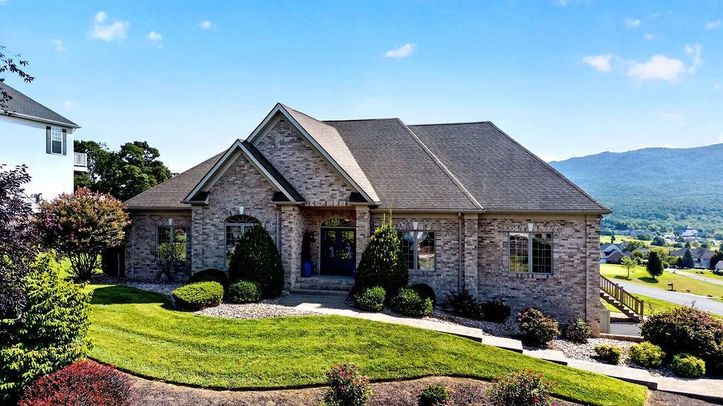 120 PELHAM PL, ROCKINGHAM, Virginia 22801, 5 Bedrooms Bedrooms, ,3 BathroomsBathrooms,Residential,120 PELHAM PL,681225 MLS # 681225