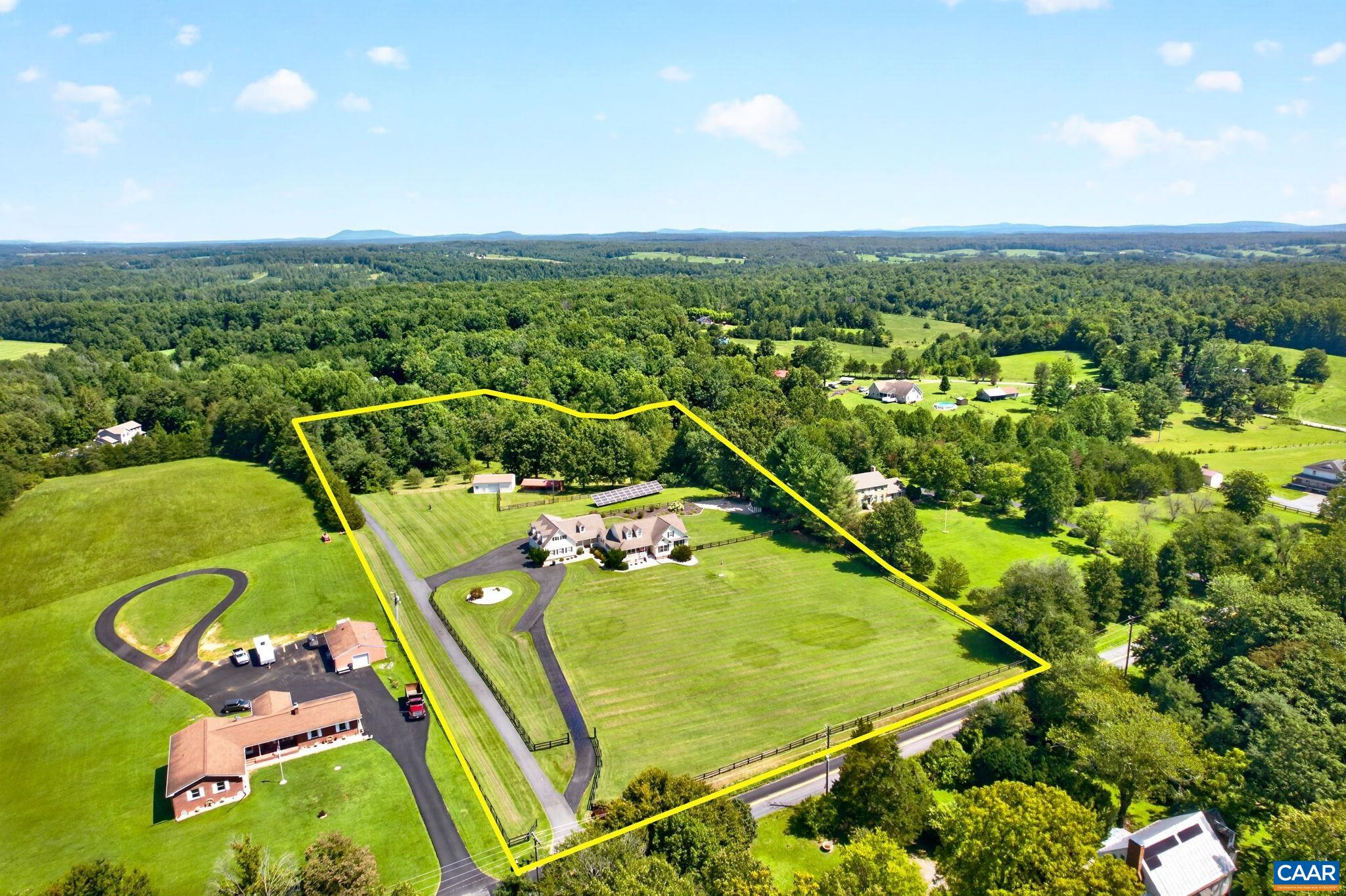 6919 FREDERICKSBURG RD, BARBOURSVILLE, Virginia 22923, 4 Bedrooms Bedrooms, ,3 BathroomsBathrooms,Residential,6919 FREDERICKSBURG RD,681121 MLS # 681121