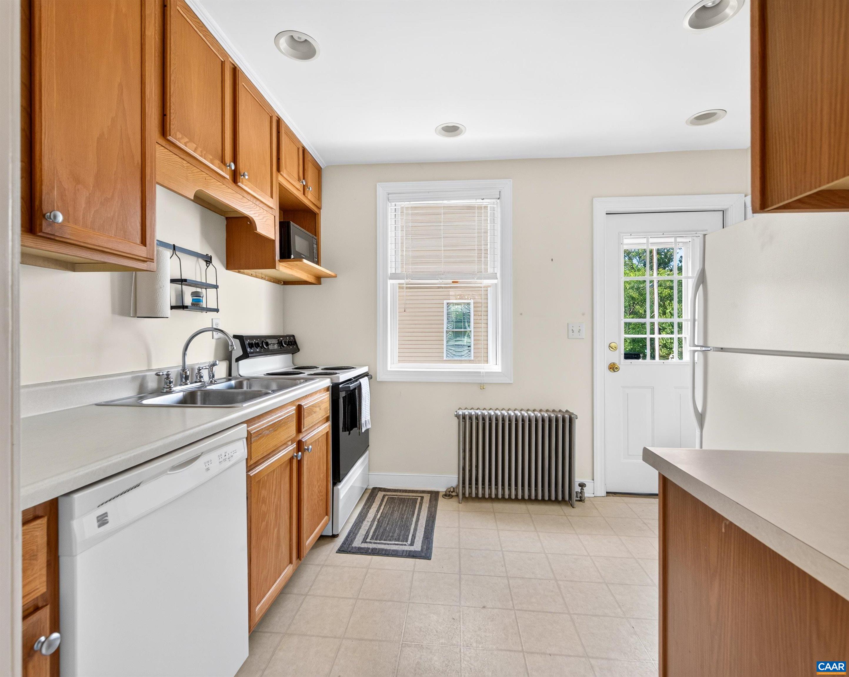 118 SUMMIT ST, CHARLOTTESVILLE, Virginia 22903, 3 Bedrooms Bedrooms, ,2 BathroomsBathrooms,Residential,118 SUMMIT ST,681169 MLS # 681169