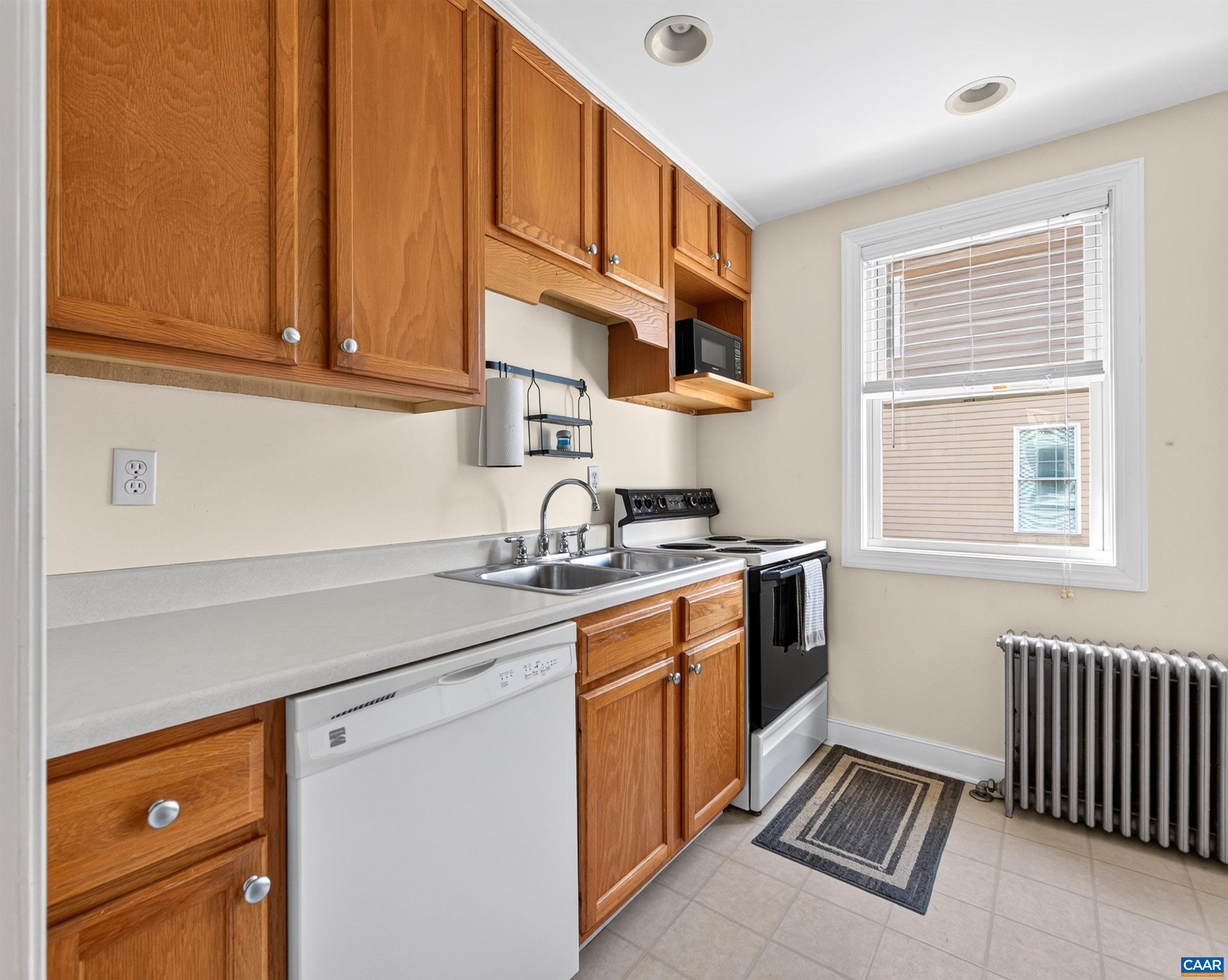 118 SUMMIT ST, CHARLOTTESVILLE, Virginia 22903, 3 Bedrooms Bedrooms, ,2 BathroomsBathrooms,Residential,118 SUMMIT ST,681169 MLS # 681169