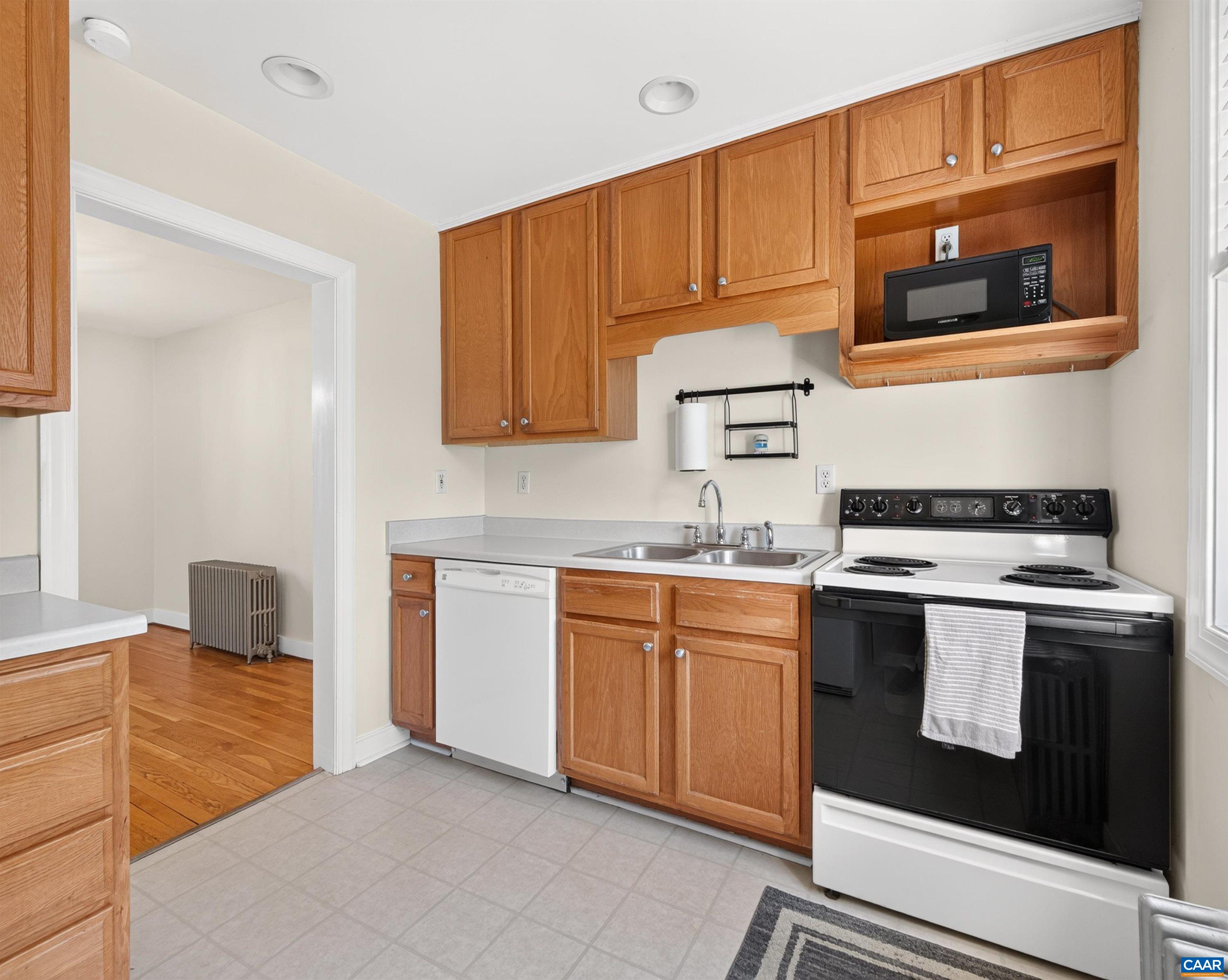 118 SUMMIT ST, CHARLOTTESVILLE, Virginia 22903, 3 Bedrooms Bedrooms, ,2 BathroomsBathrooms,Residential,118 SUMMIT ST,681169 MLS # 681169
