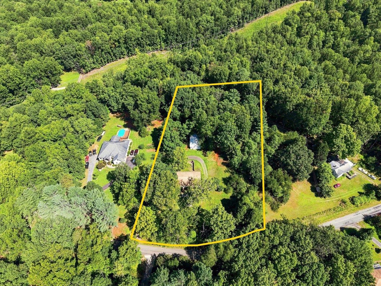 2179 GREENFIELD RD, AFTON, Virginia 22920, 3 Bedrooms Bedrooms, ,1 BathroomBathrooms,Residential,2179 GREENFIELD RD,681235 MLS # 681235 2179 GREENFIELD RD, AFTON, Virginia 22920, 3 Bedrooms Bedrooms, ,1 BathroomBathrooms,Residential,2179 GREENFIELD RD,681235 MLS # 681235
