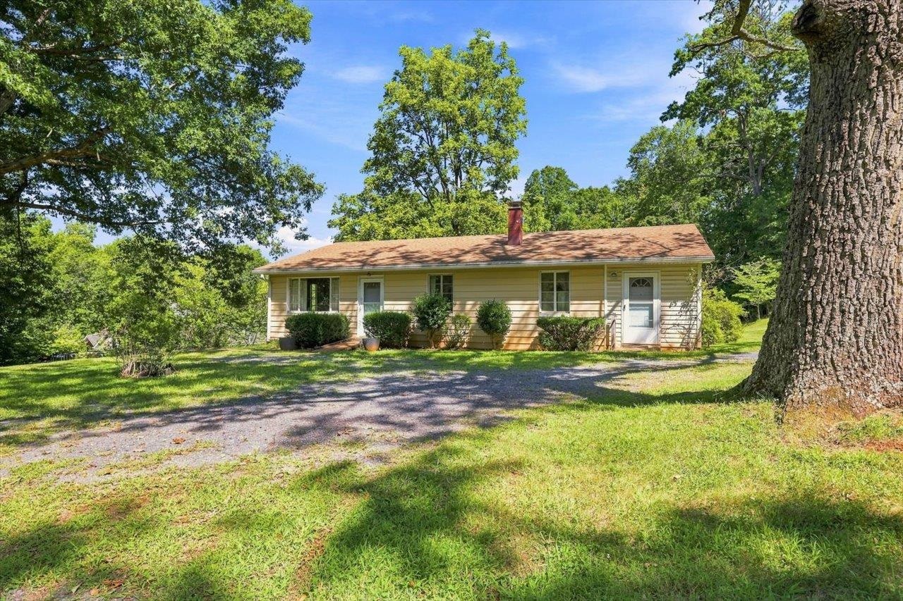 2179 GREENFIELD RD, AFTON, Virginia 22920, 3 Bedrooms Bedrooms, ,1 BathroomBathrooms,Residential,2179 GREENFIELD RD,681235 MLS # 681235 2179 GREENFIELD RD, AFTON, Virginia 22920, 3 Bedrooms Bedrooms, ,1 BathroomBathrooms,Residential,2179 GREENFIELD RD,681235 MLS # 681235