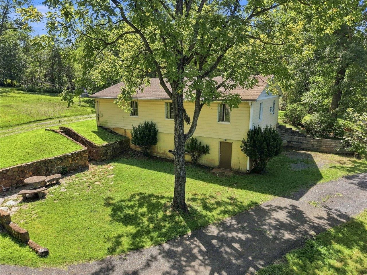 2179 GREENFIELD RD, AFTON, Virginia 22920, 3 Bedrooms Bedrooms, ,1 BathroomBathrooms,Residential,2179 GREENFIELD RD,681235 MLS # 681235 2179 GREENFIELD RD, AFTON, Virginia 22920, 3 Bedrooms Bedrooms, ,1 BathroomBathrooms,Residential,2179 GREENFIELD RD,681235 MLS # 681235