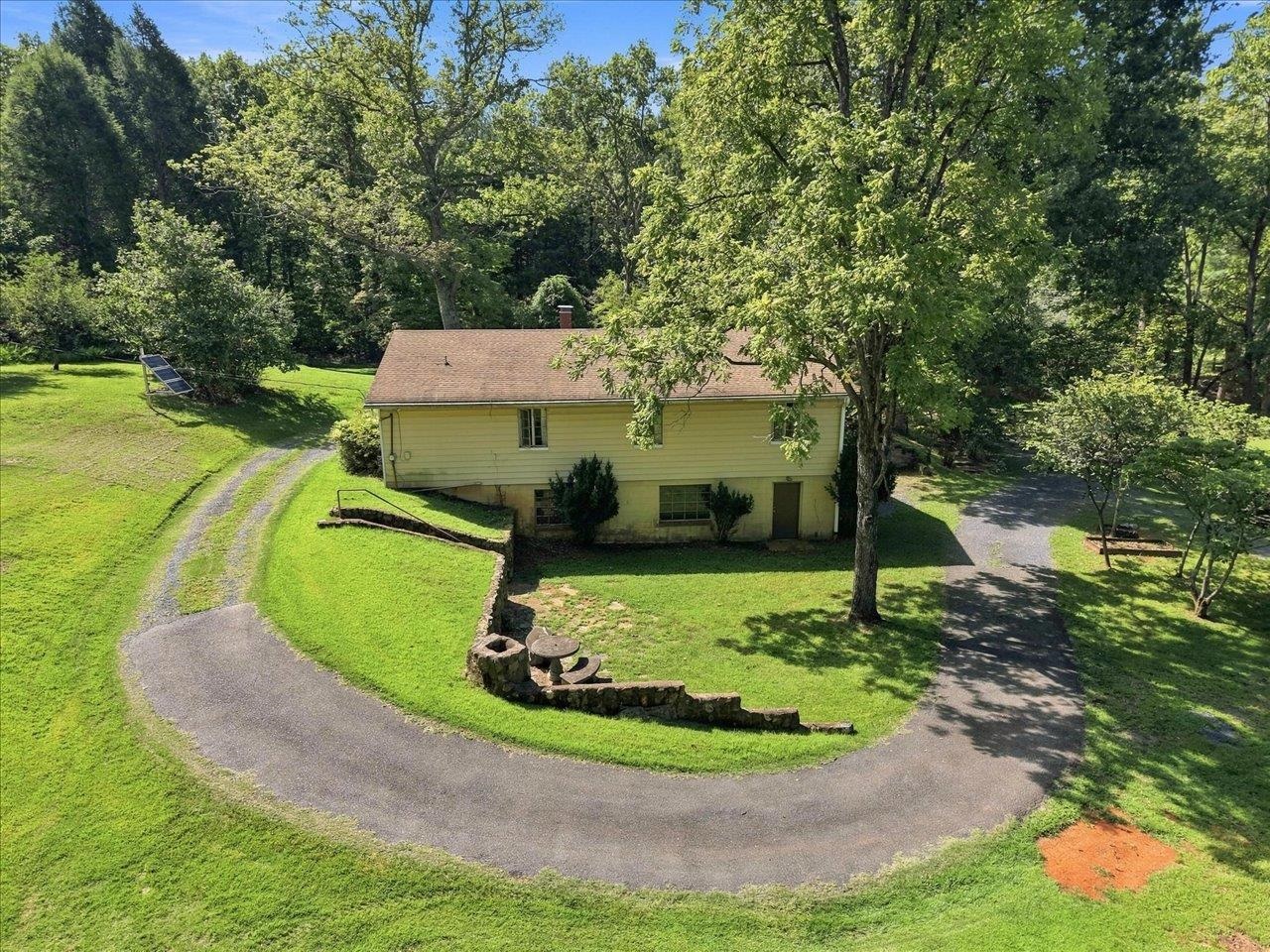2179 GREENFIELD RD, AFTON, Virginia 22920, 3 Bedrooms Bedrooms, ,1 BathroomBathrooms,Residential,2179 GREENFIELD RD,681235 MLS # 681235 2179 GREENFIELD RD, AFTON, Virginia 22920, 3 Bedrooms Bedrooms, ,1 BathroomBathrooms,Residential,2179 GREENFIELD RD,681235 MLS # 681235