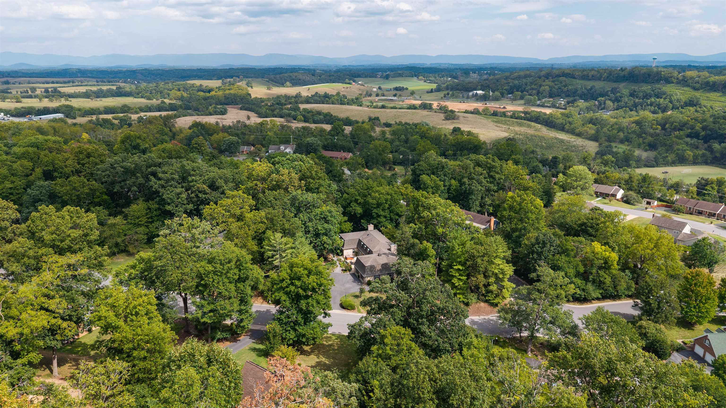 890 BLUE RIDGE DR, STAUNTON, Virginia 24401, 6 Bedrooms Bedrooms, ,5 BathroomsBathrooms,Residential,890 BLUE RIDGE DR,681238 MLS # 681238